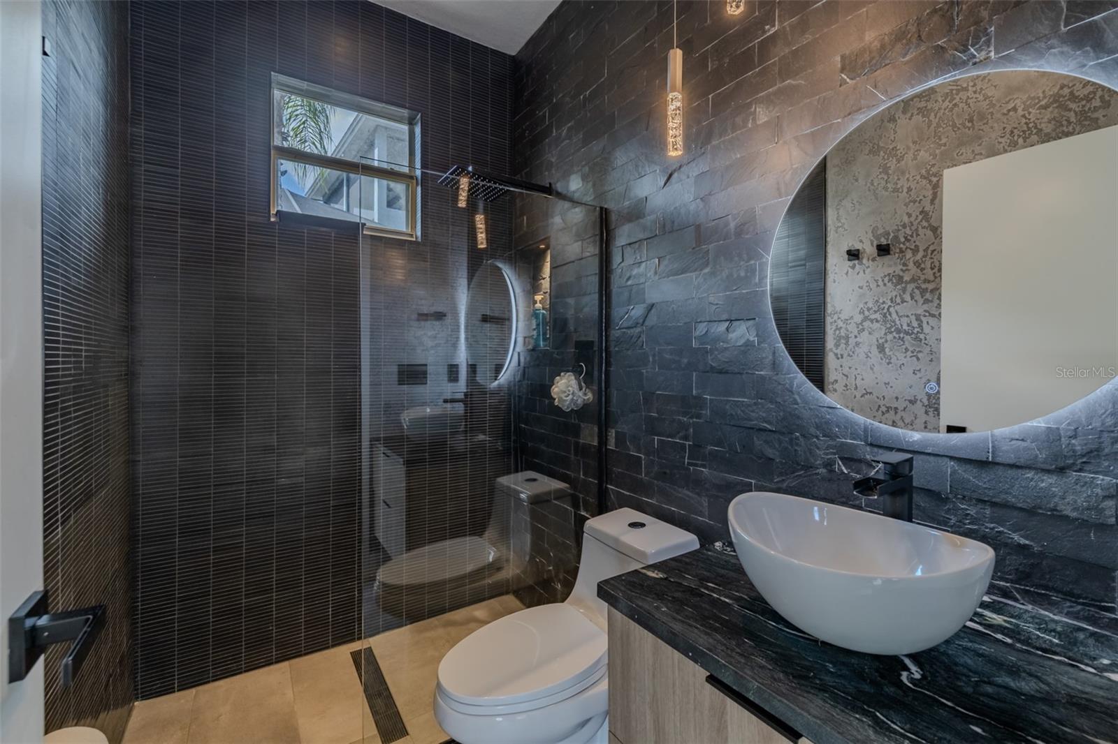 Image 31 of 59 For 8117 Hampton Glen Drive