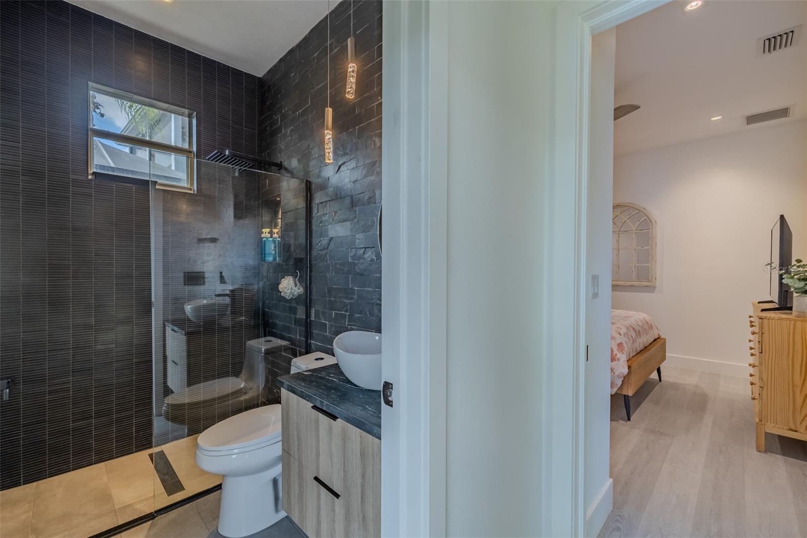 Image 32 of 59 For 8117 Hampton Glen Drive