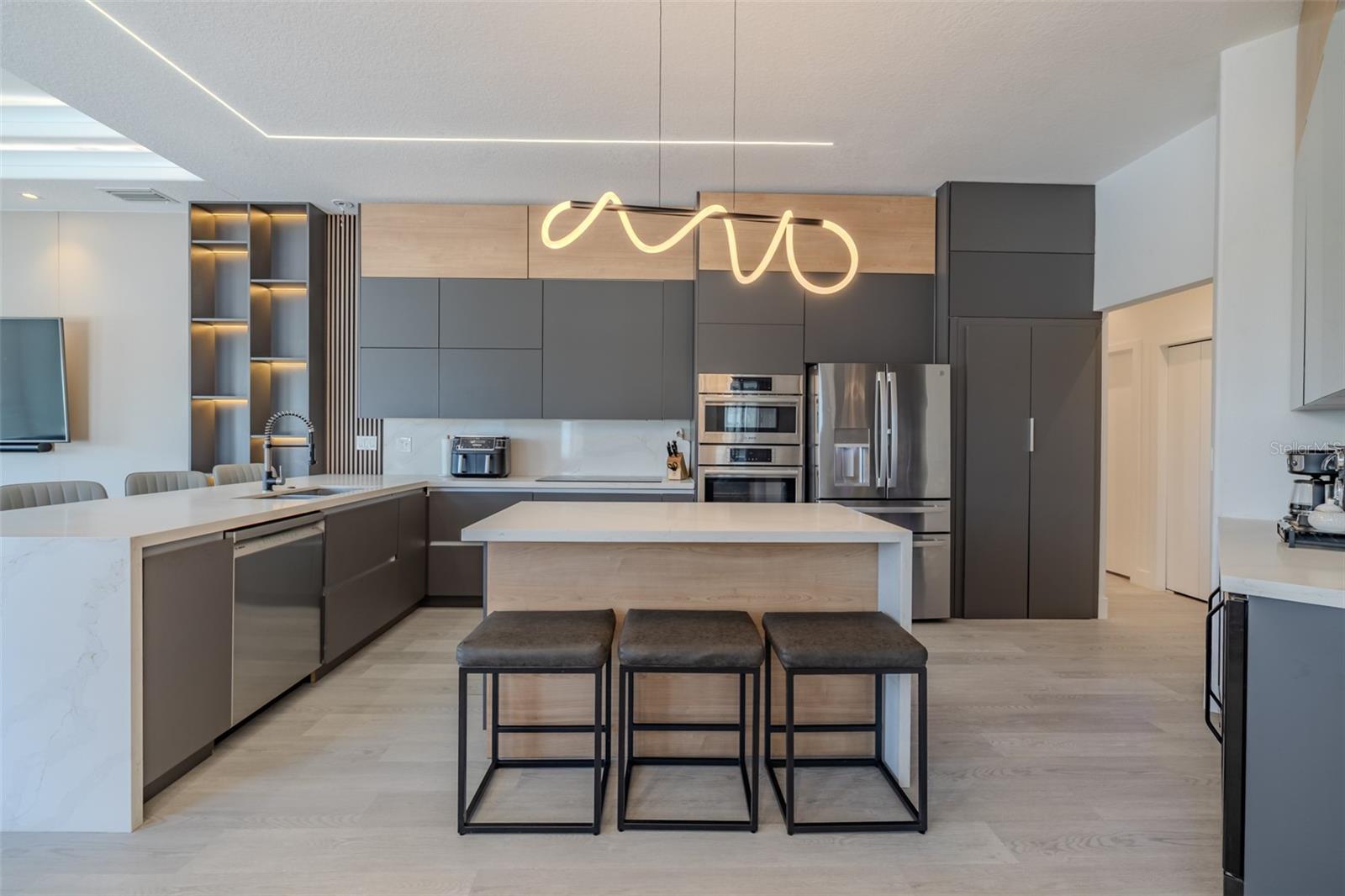 Image 35 of 59 For 8117 Hampton Glen Drive