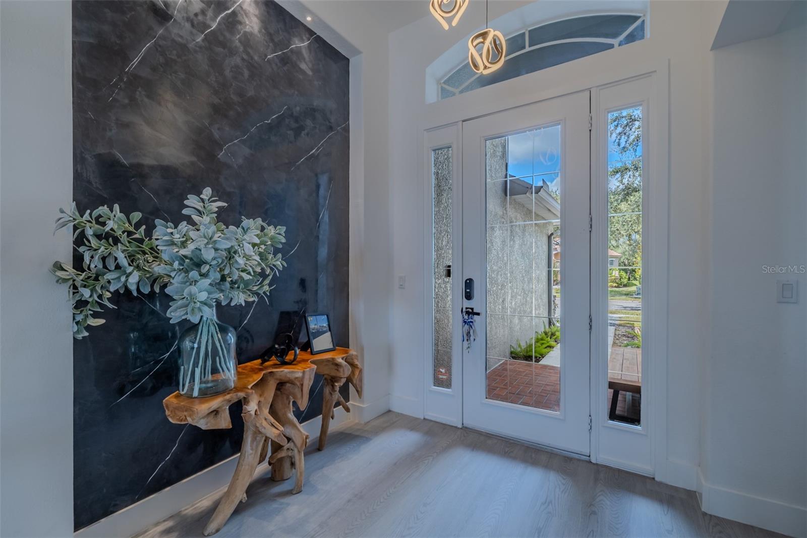 Image 4 of 59 For 8117 Hampton Glen Drive