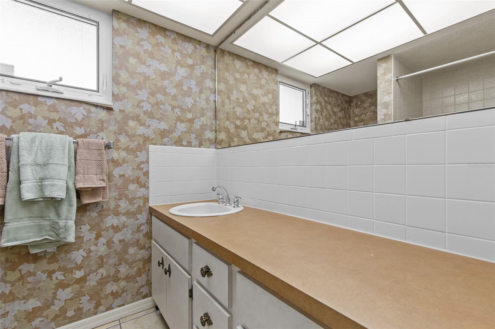 Image 22 of 34 For 704 Bimini Lane