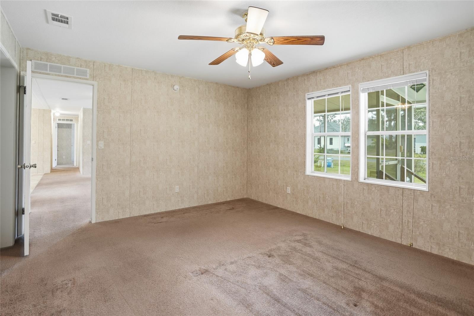 Listing photo id 15 for 11305 Broadview Road