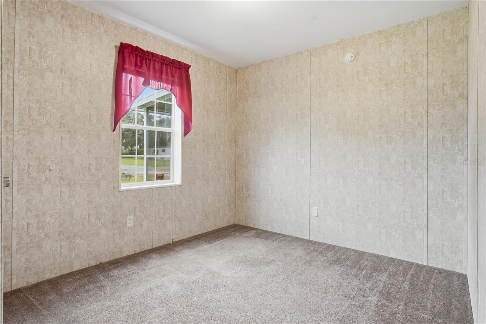 Listing photo id 18 for 11305 Broadview Road