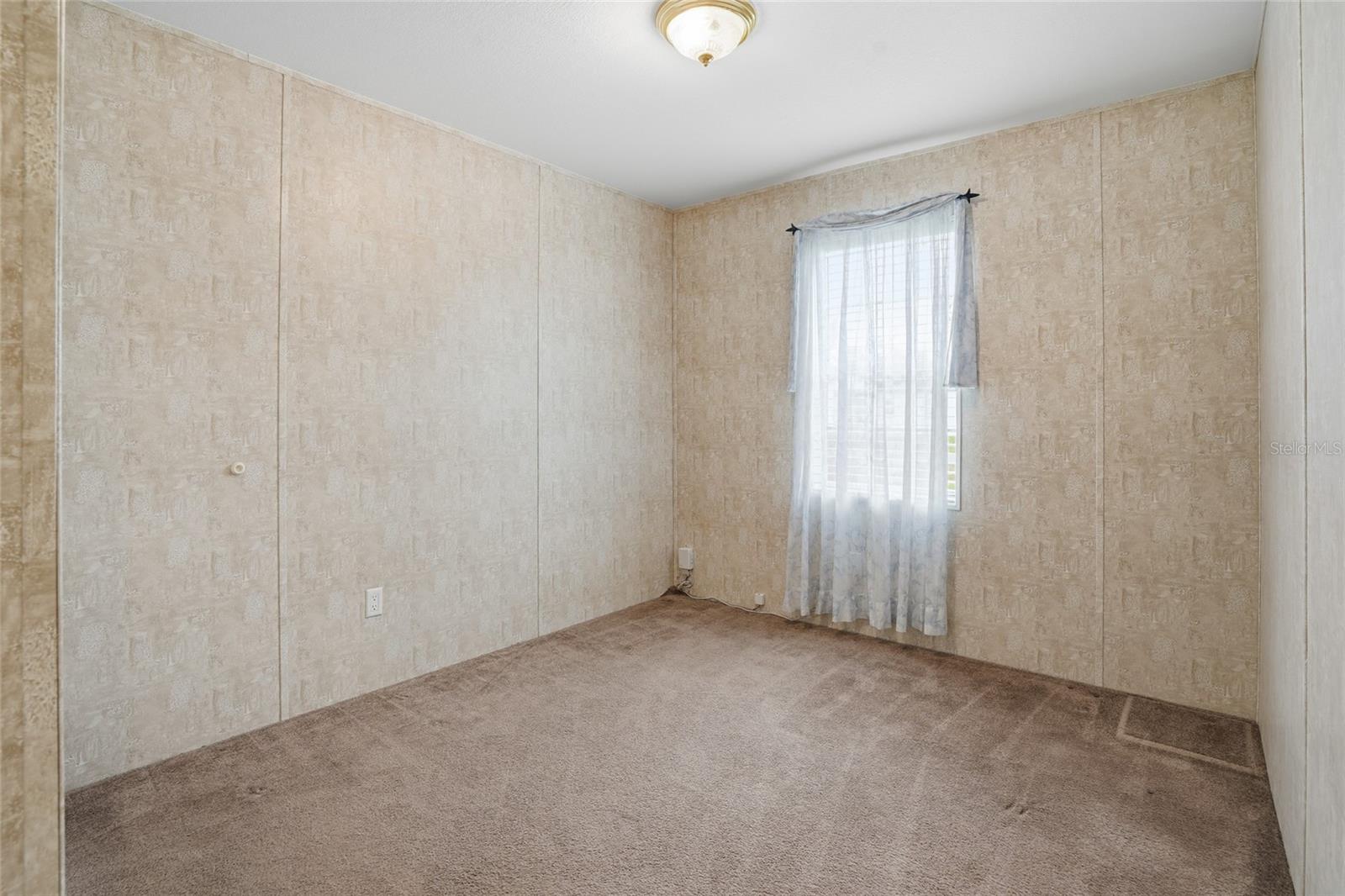 Listing photo id 21 for 11305 Broadview Road