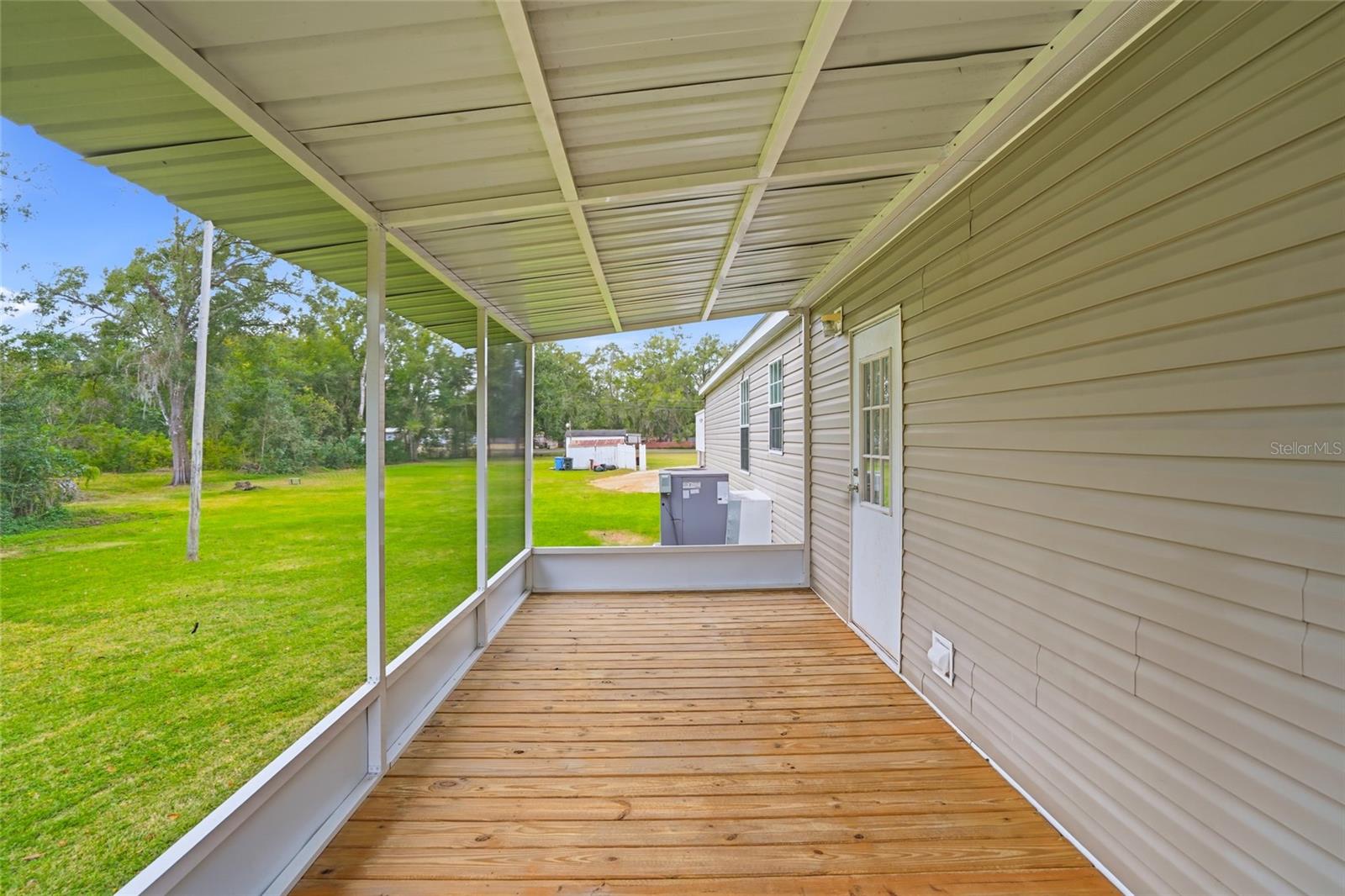 Listing photo id 22 for 11305 Broadview Road