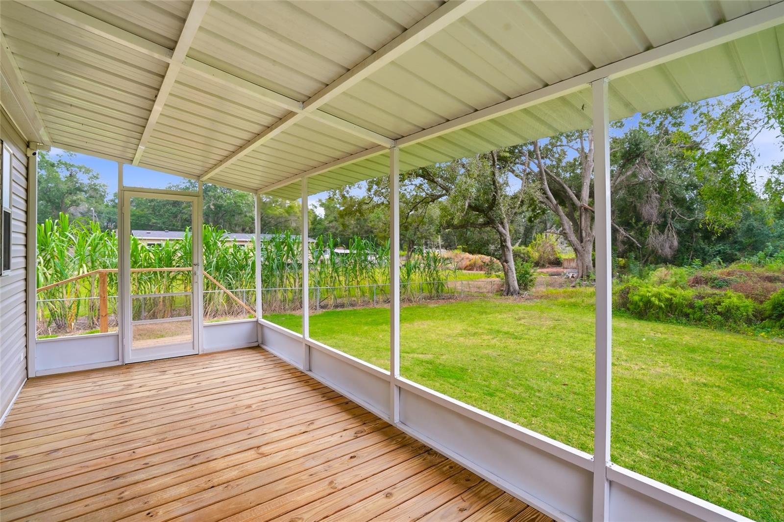 Listing photo id 23 for 11305 Broadview Road