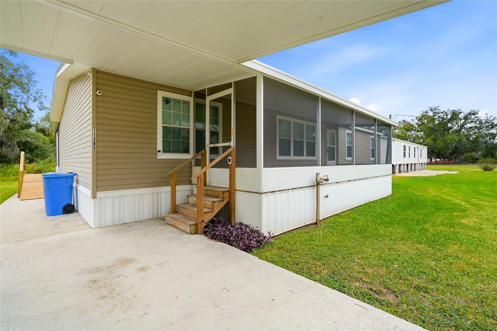 Listing photo id 5 for 11305 Broadview Road