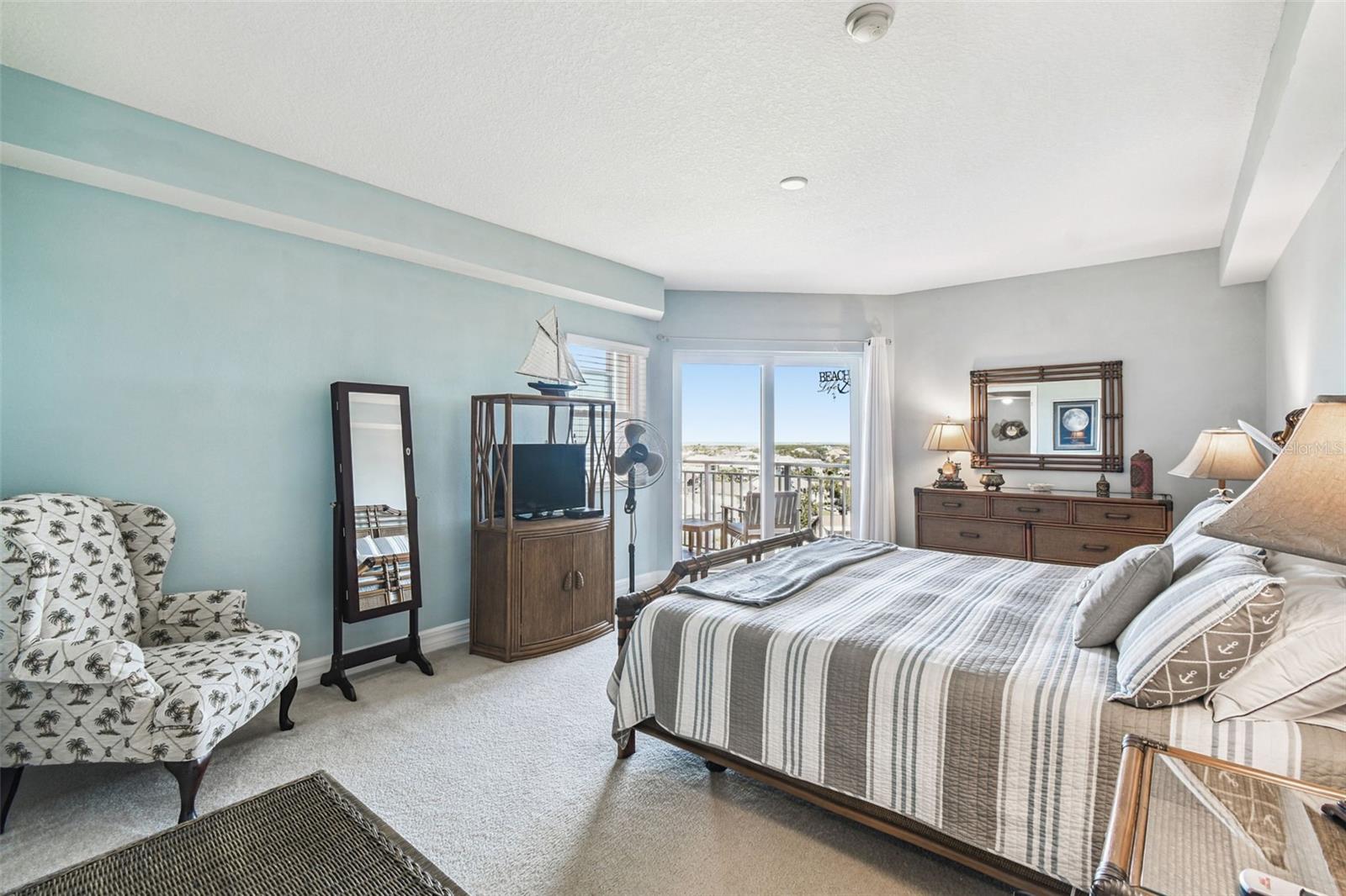 Image 21 of 100 For 4516 Seagull Drive 807