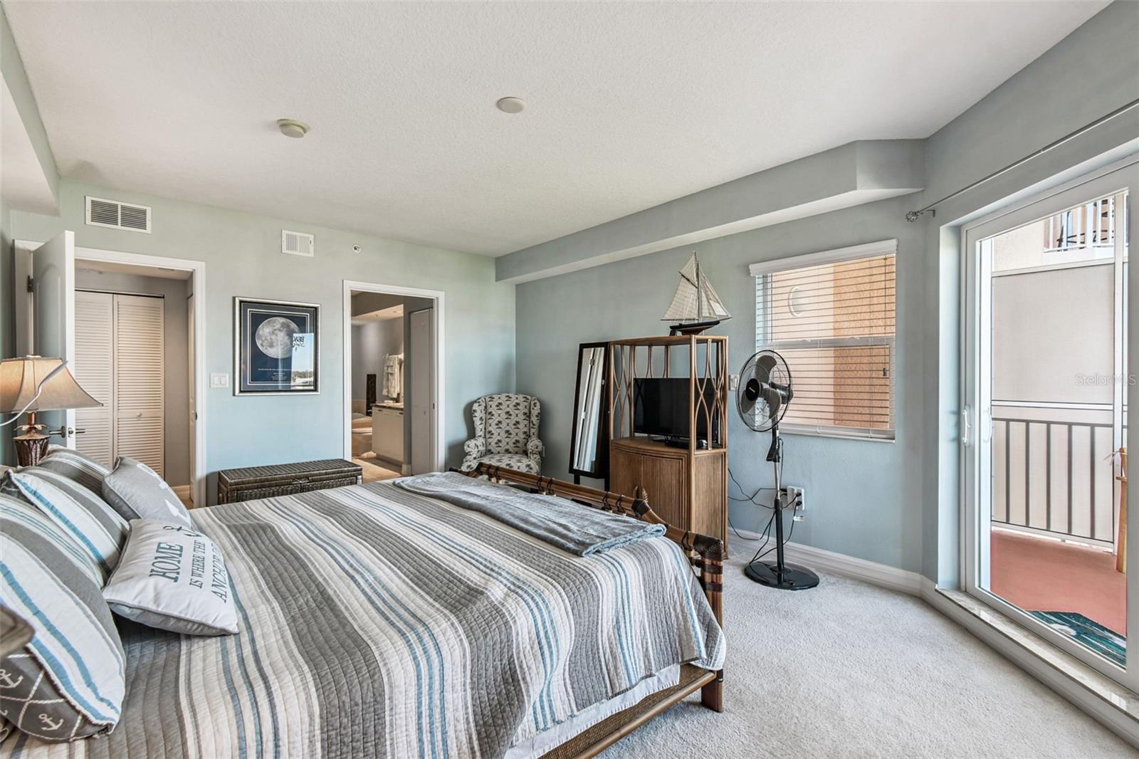 Image 23 of 100 For 4516 Seagull Drive 807