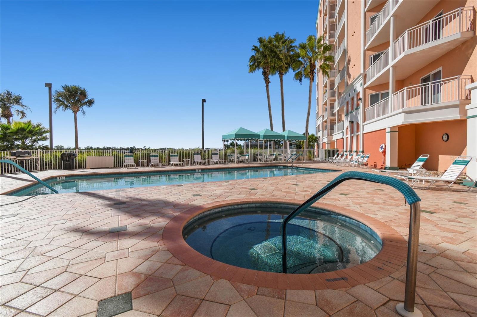 Image 40 of 100 For 4516 Seagull Drive 807