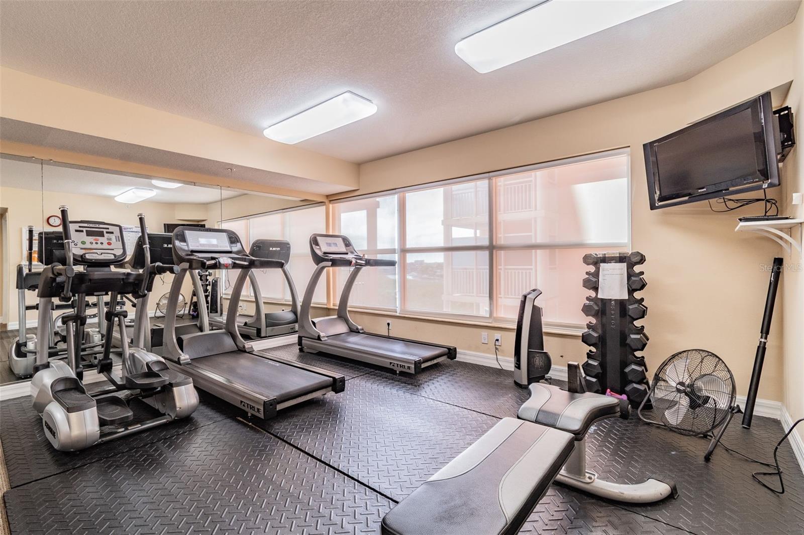 Image 49 of 100 For 4516 Seagull Drive 807