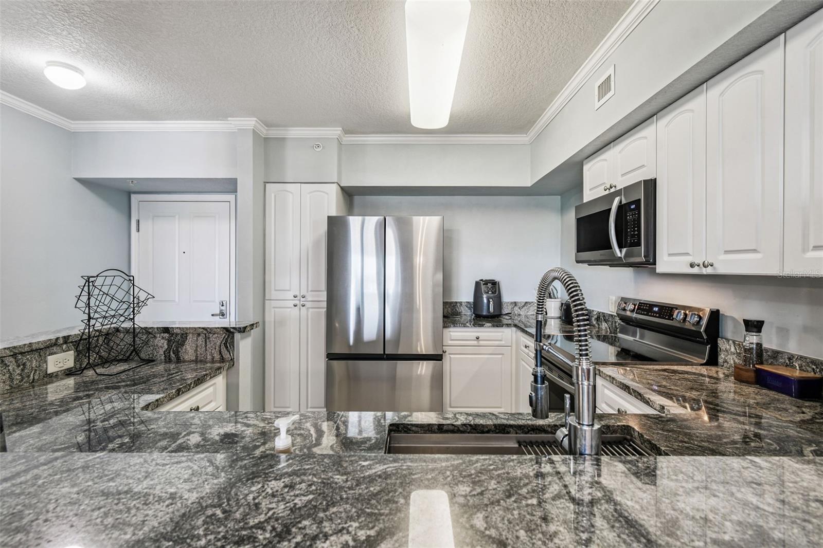 Image 9 of 100 For 4516 Seagull Drive 807