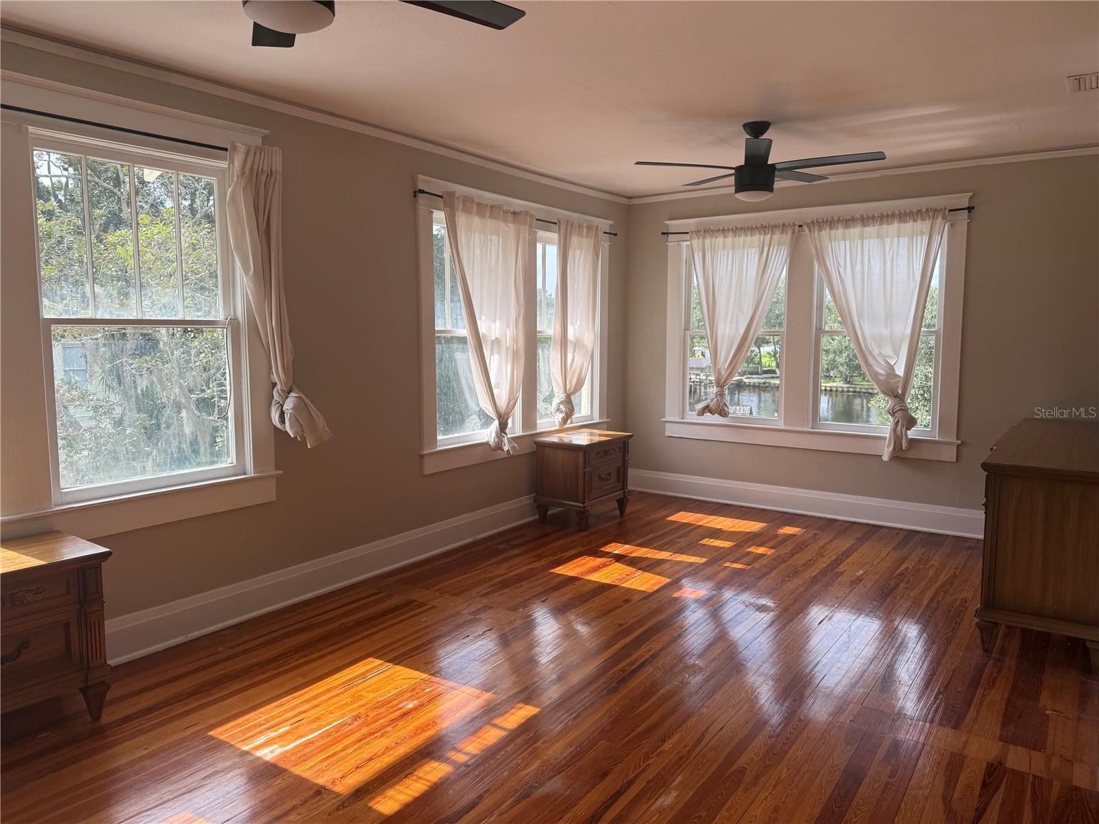 Image 17 of 21 For 6100 River Terrace