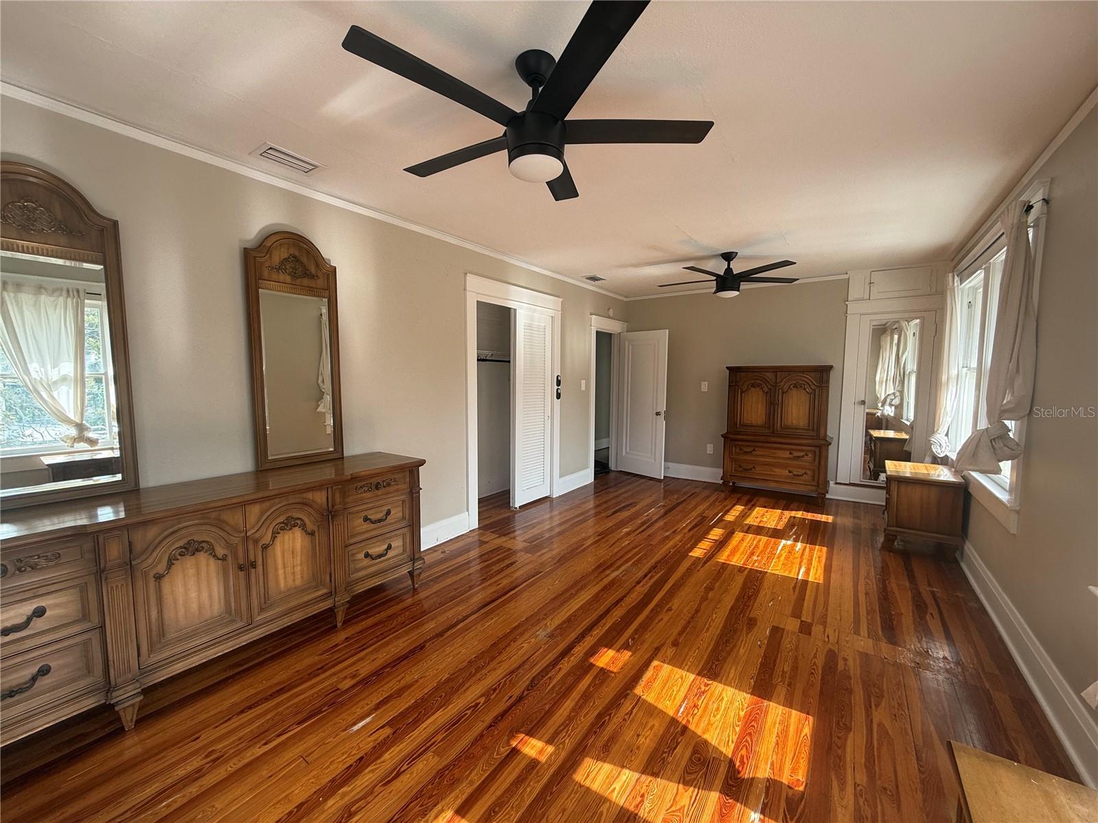 Image 18 of 21 For 6100 River Terrace