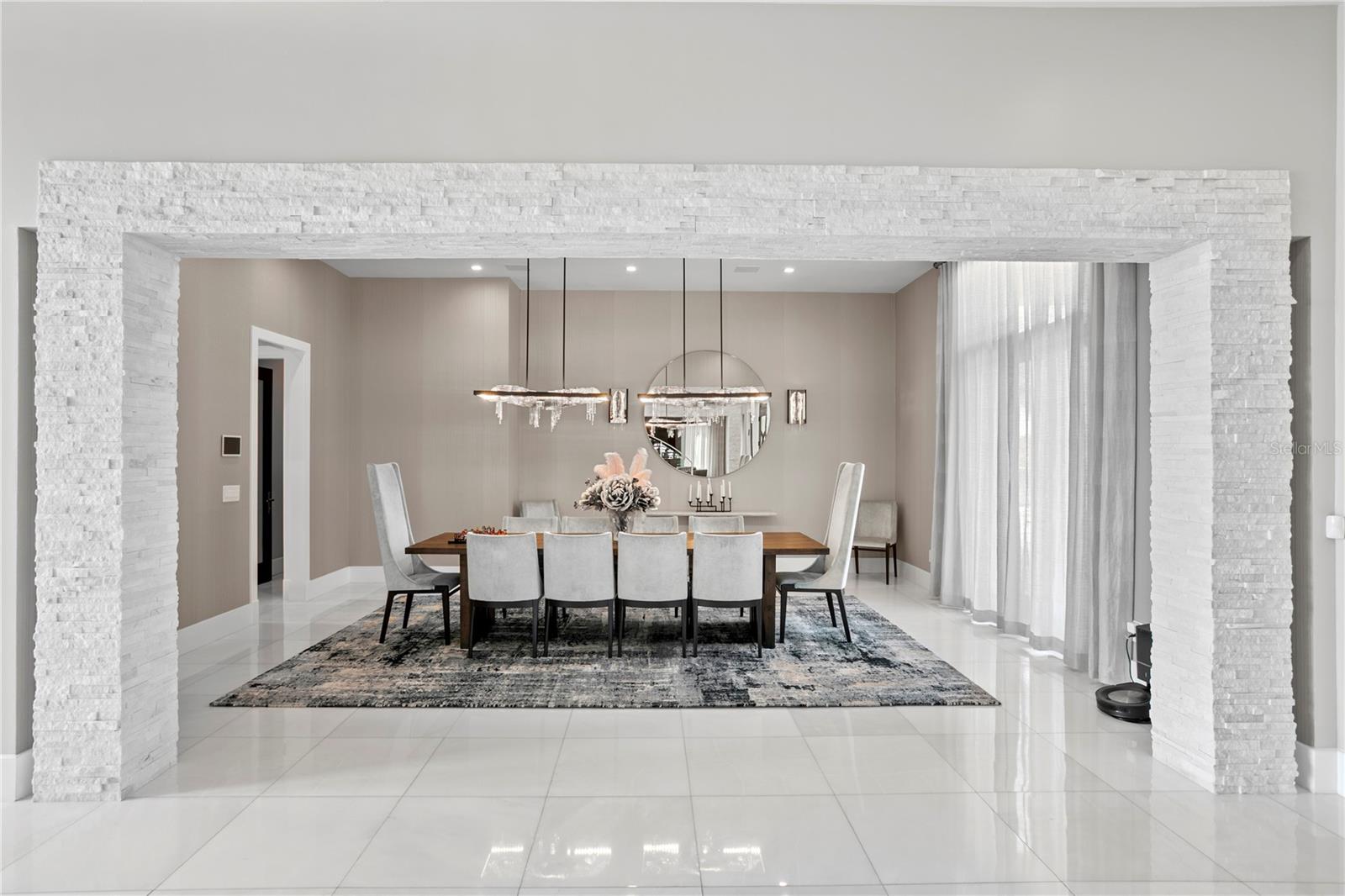 Listing photo id 9 for 82 Martinique Avenue