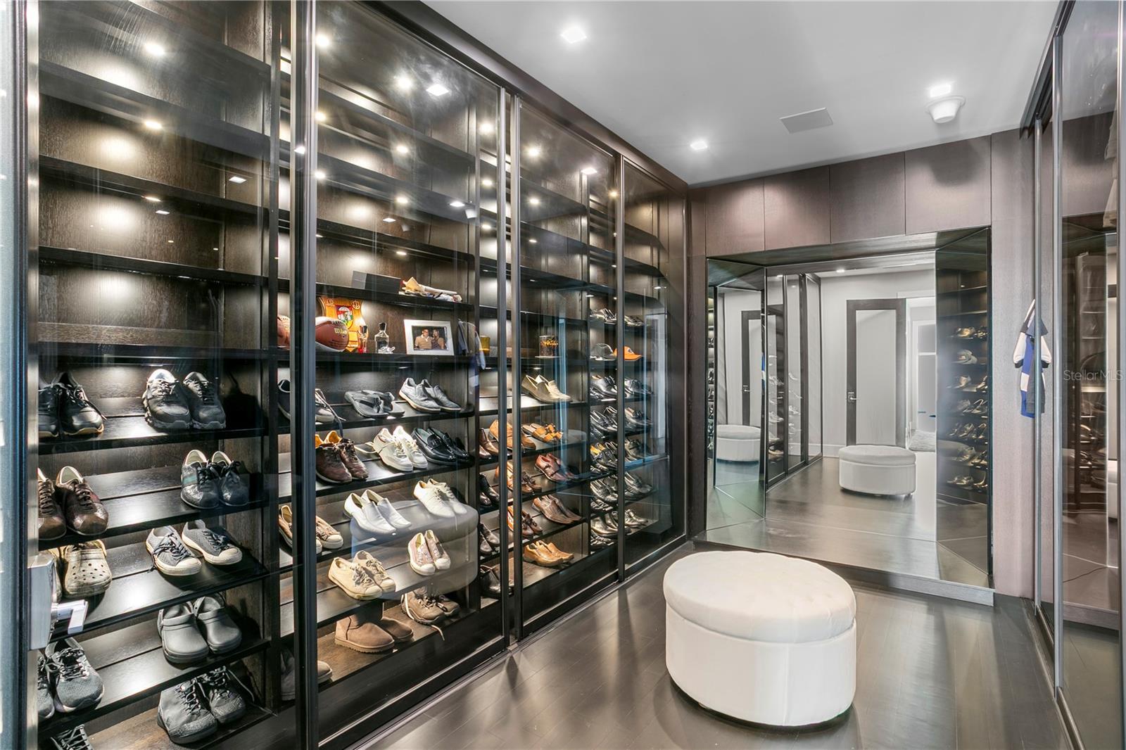 Listing photo id 45 for 82 Martinique Avenue