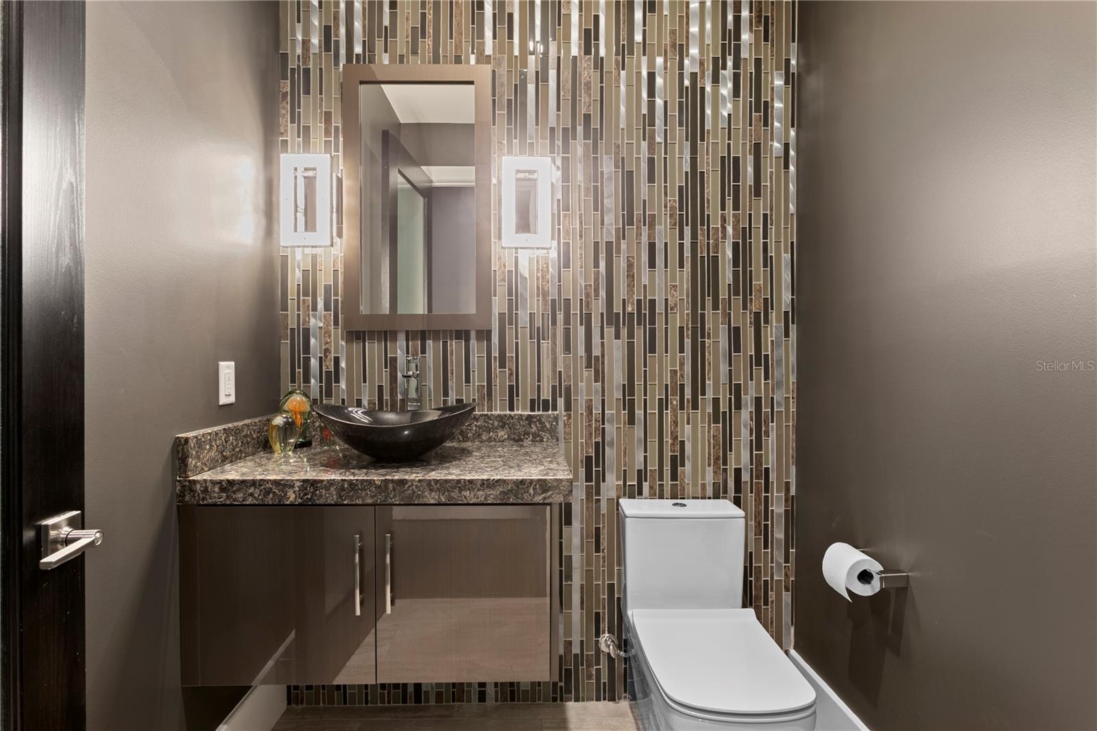 Listing photo id 53 for 82 Martinique Avenue