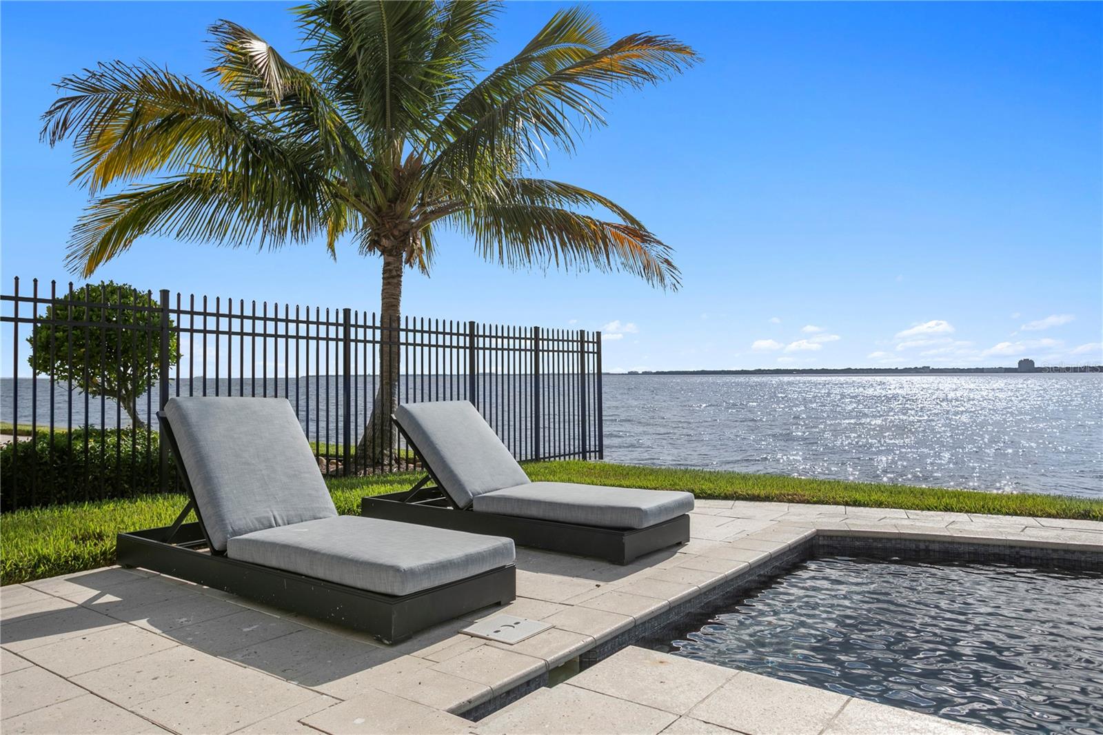 Listing photo id 61 for 82 Martinique Avenue