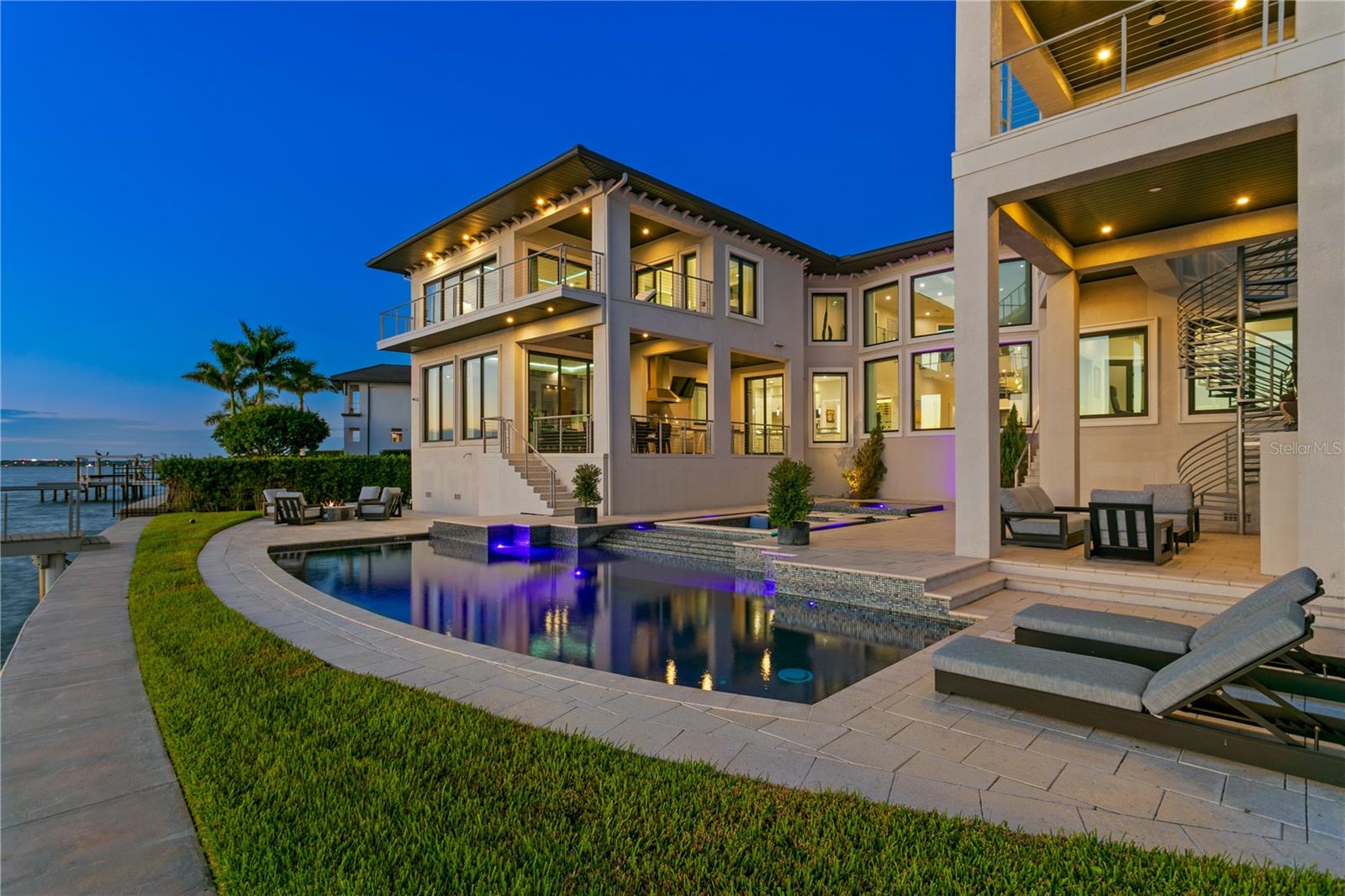 Listing photo id 73 for 82 Martinique Avenue