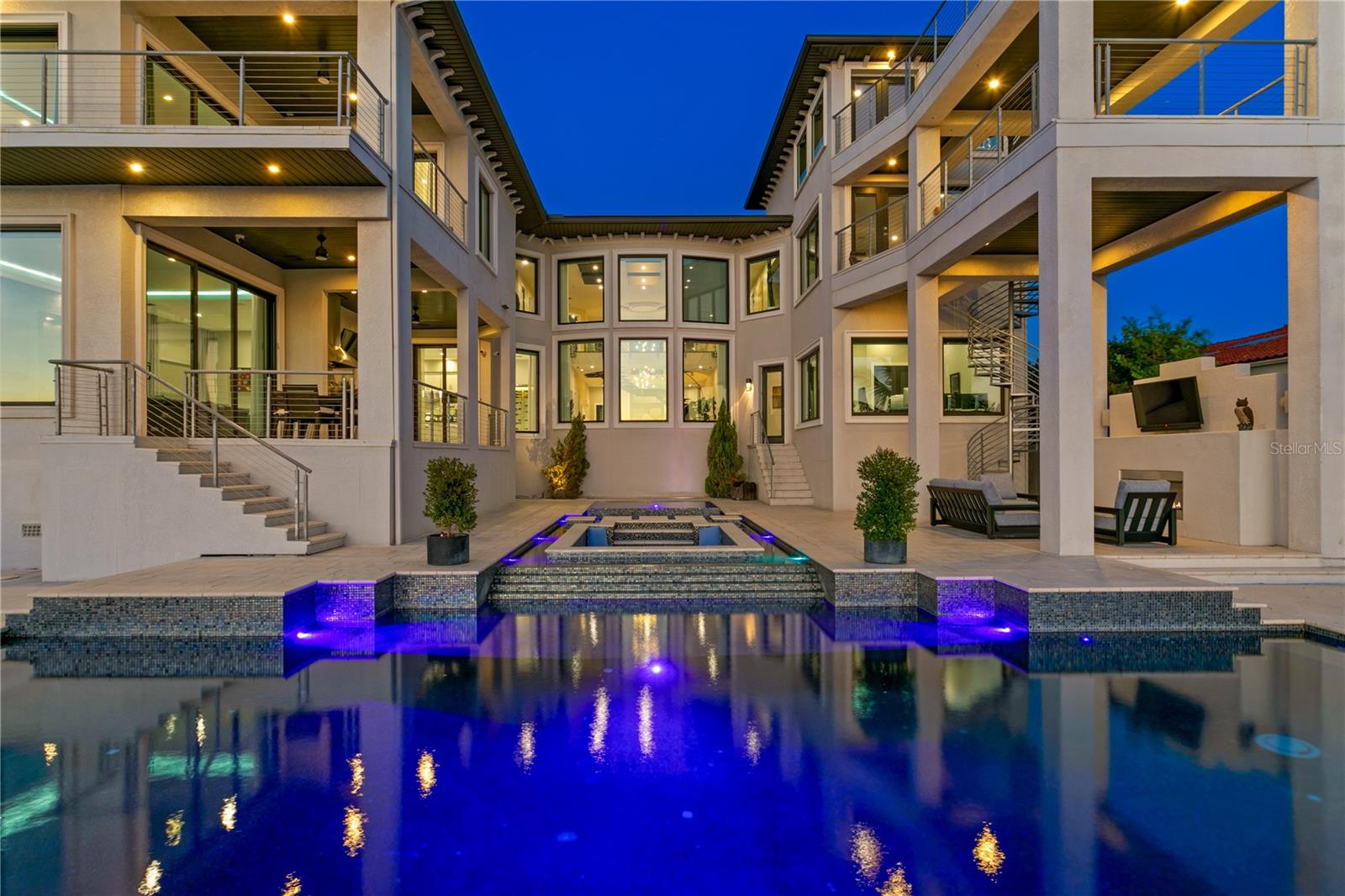 Listing photo id 74 for 82 Martinique Avenue