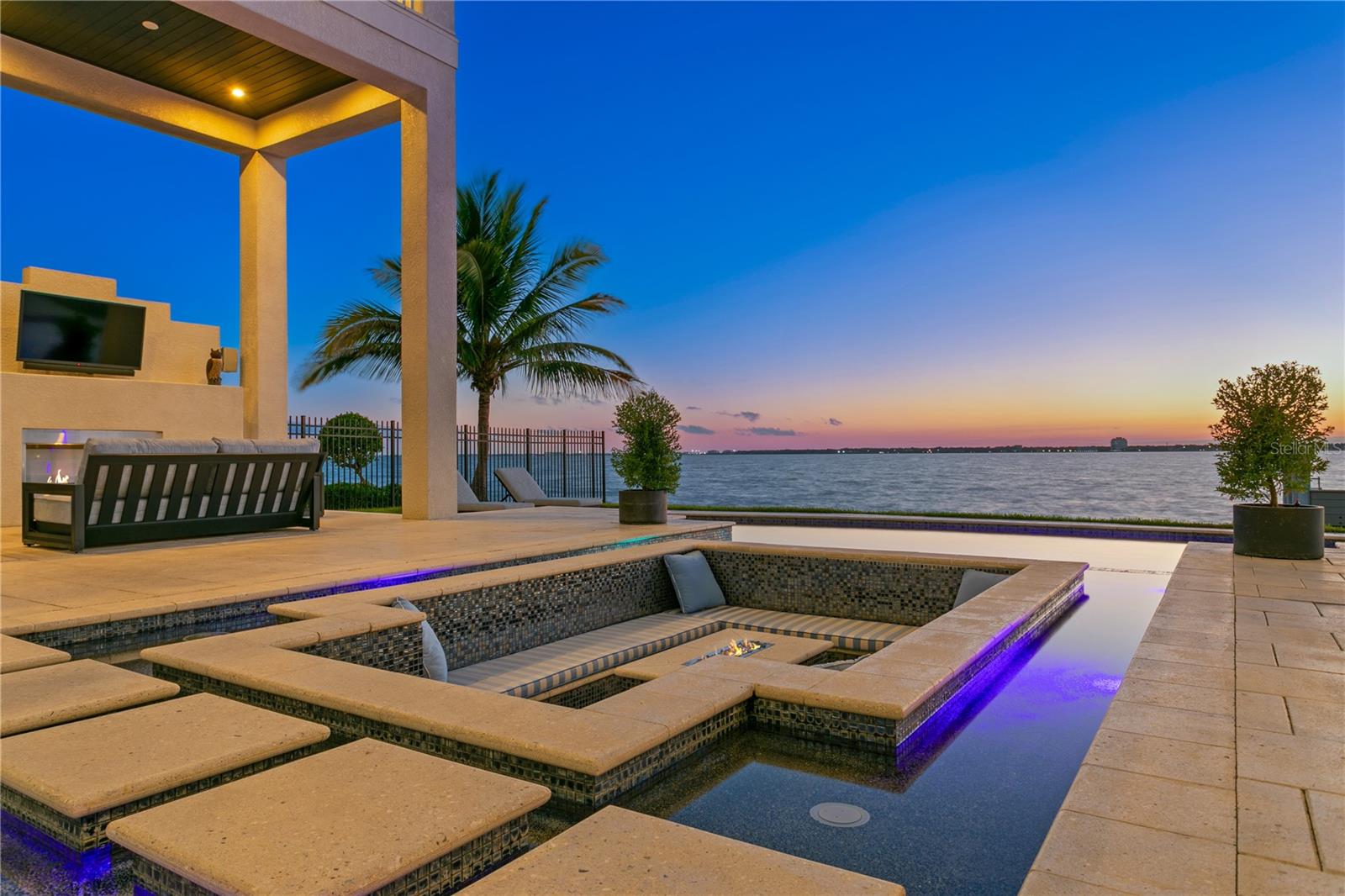 Listing photo id 76 for 82 Martinique Avenue