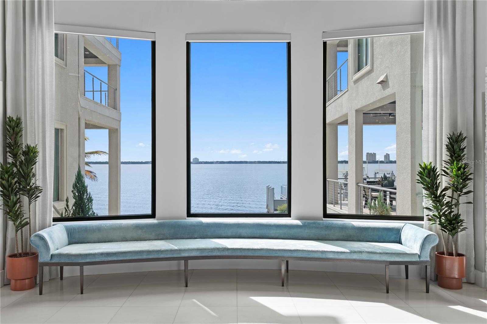 Listing photo id 6 for 82 Martinique Avenue