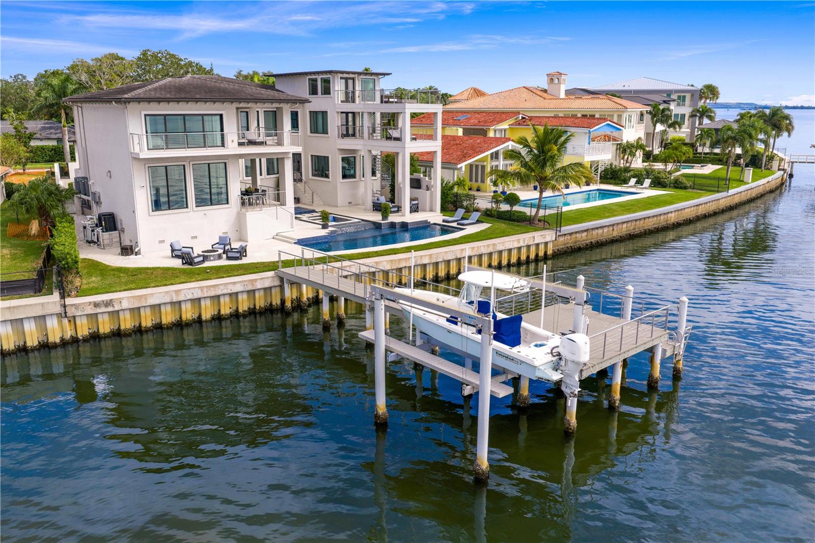 Listing photo id 80 for 82 Martinique Avenue