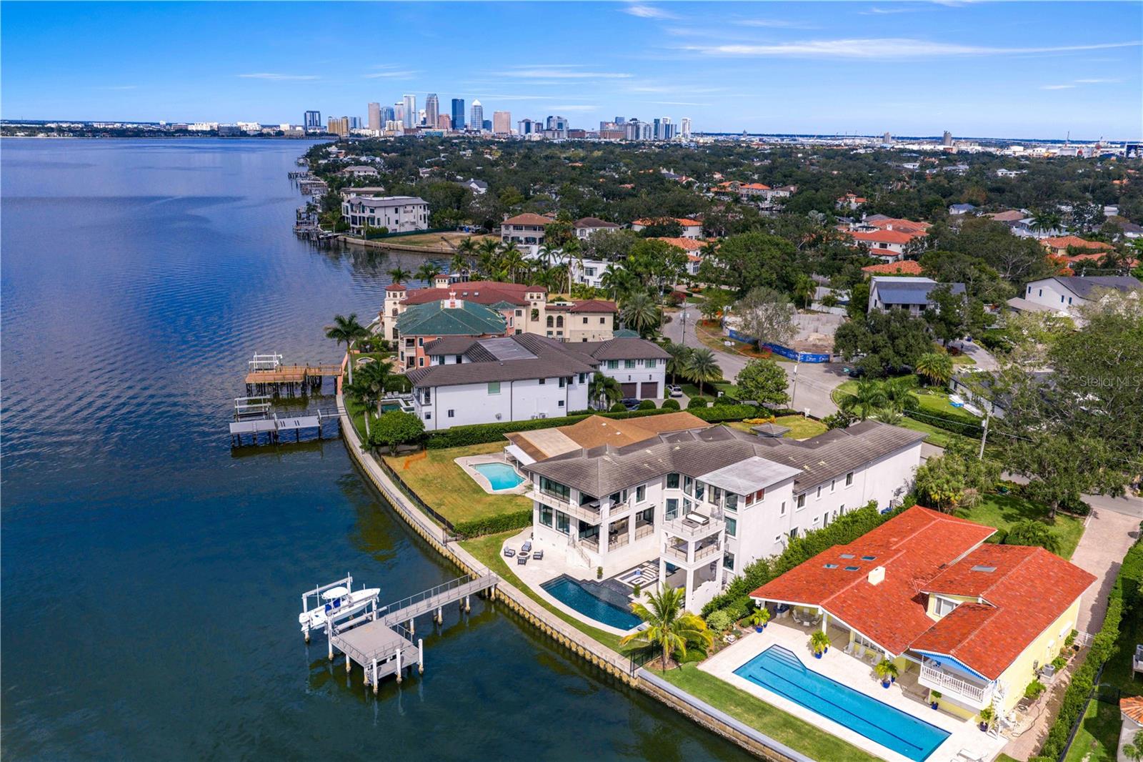 Listing photo id 89 for 82 Martinique Avenue