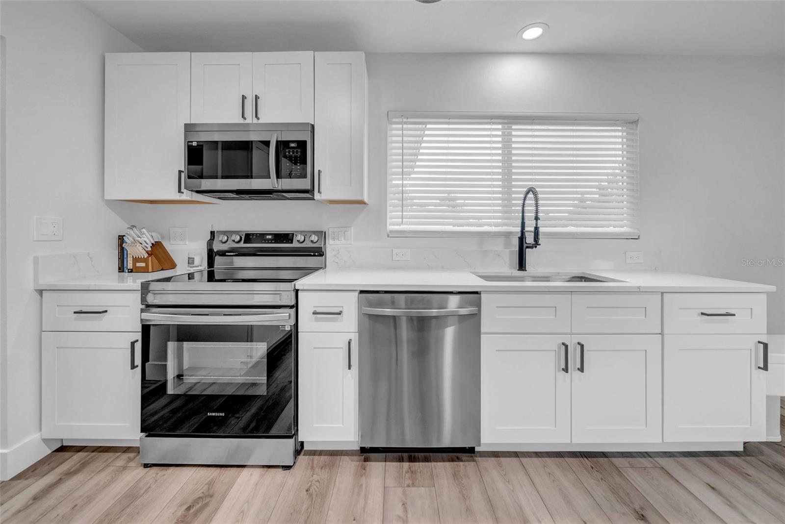 Image 10 of 27 For 5548 Dartmouth Avenue N