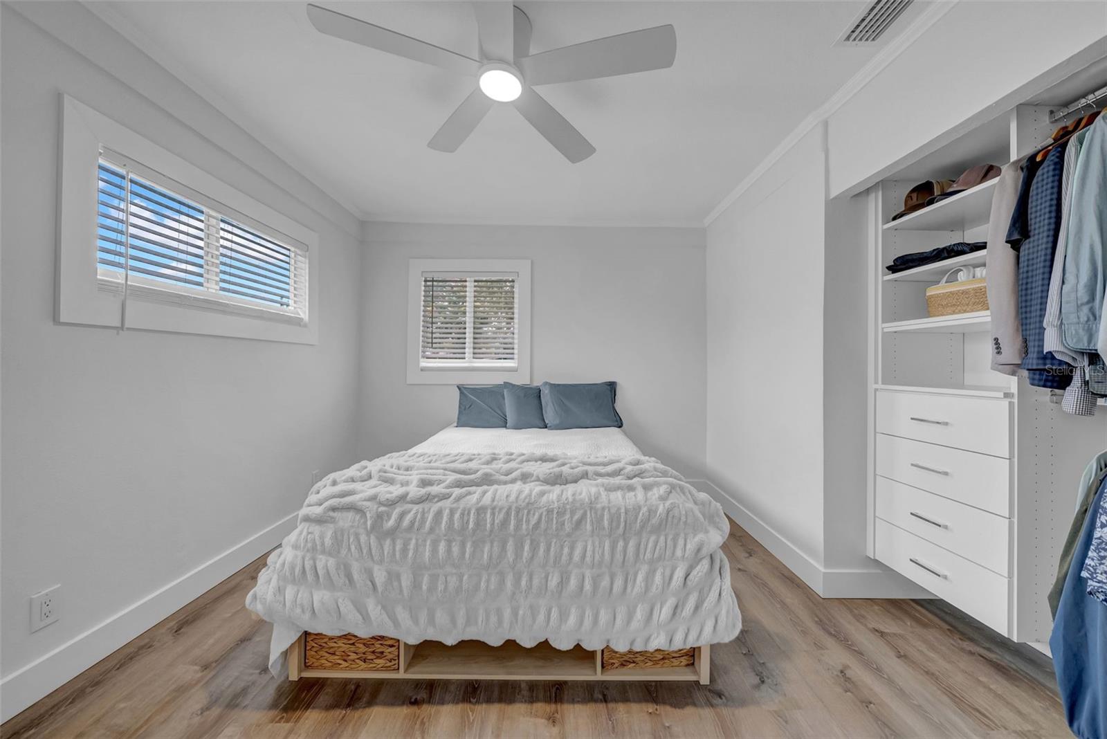 Image 13 of 27 For 5548 Dartmouth Avenue N