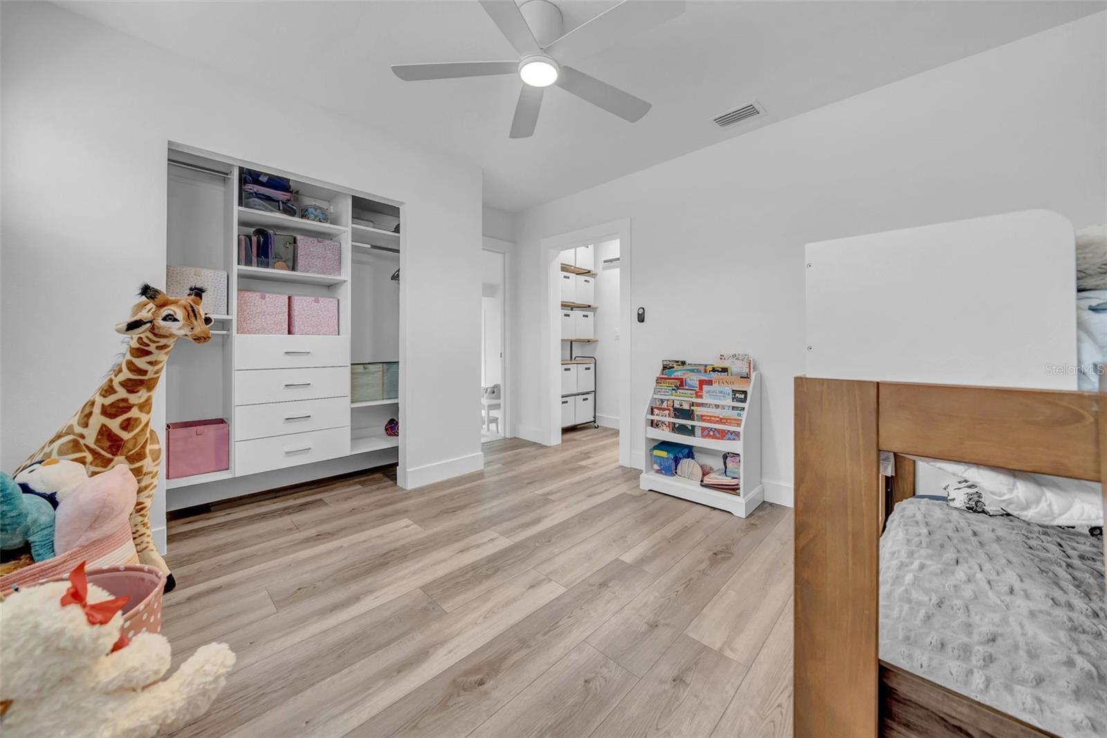 Image 19 of 27 For 5548 Dartmouth Avenue N