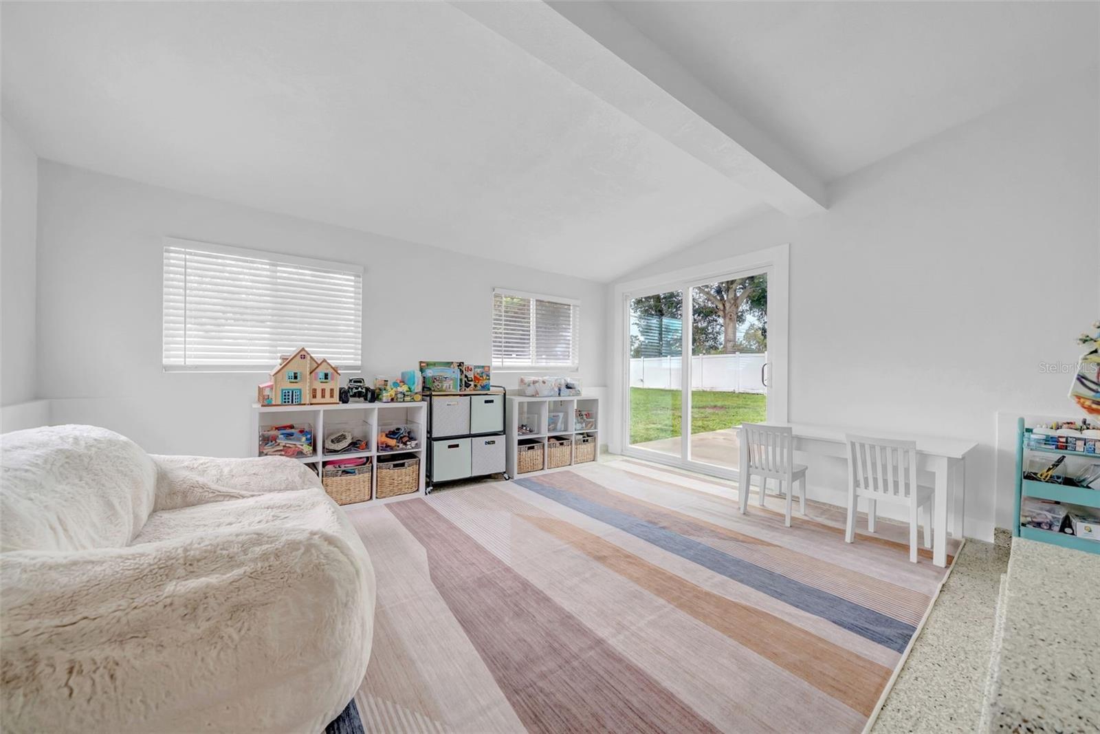 Image 23 of 27 For 5548 Dartmouth Avenue N