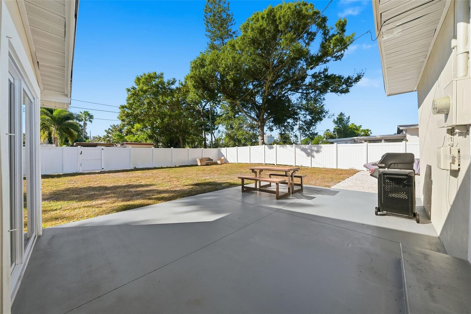 Image 26 of 27 For 5548 Dartmouth Avenue N