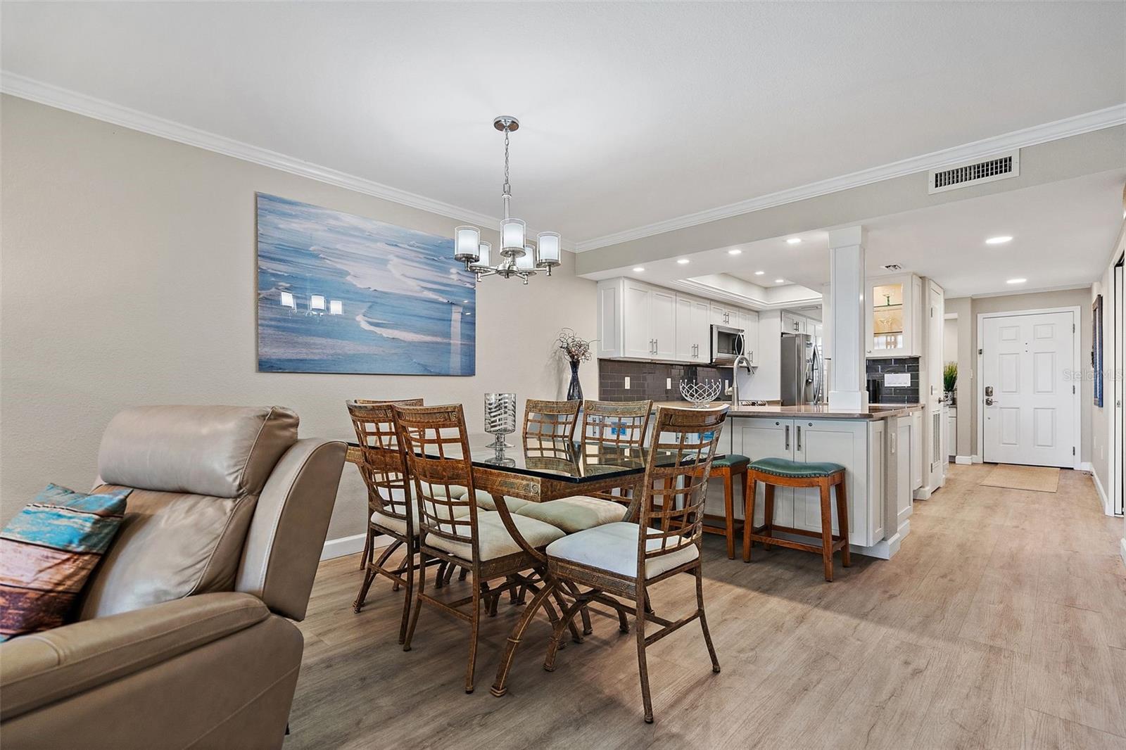 Image 10 of 40 For 7467 Bayshore Drive 303