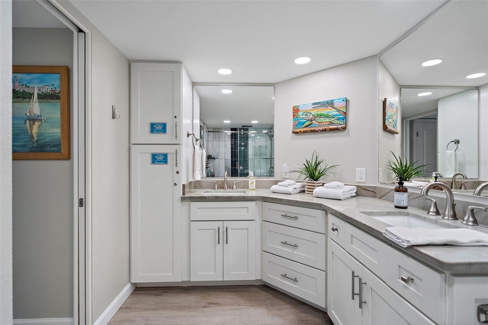 Image 21 of 40 For 7467 Bayshore Drive 303