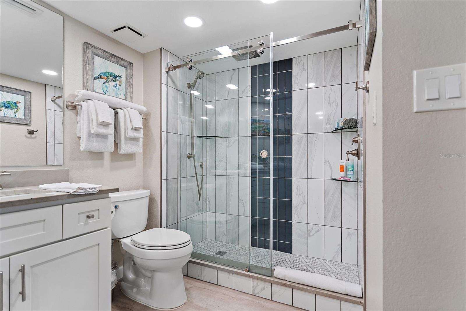 Image 24 of 40 For 7467 Bayshore Drive 303