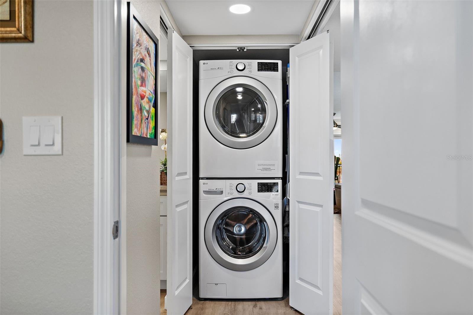 Image 27 of 40 For 7467 Bayshore Drive 303