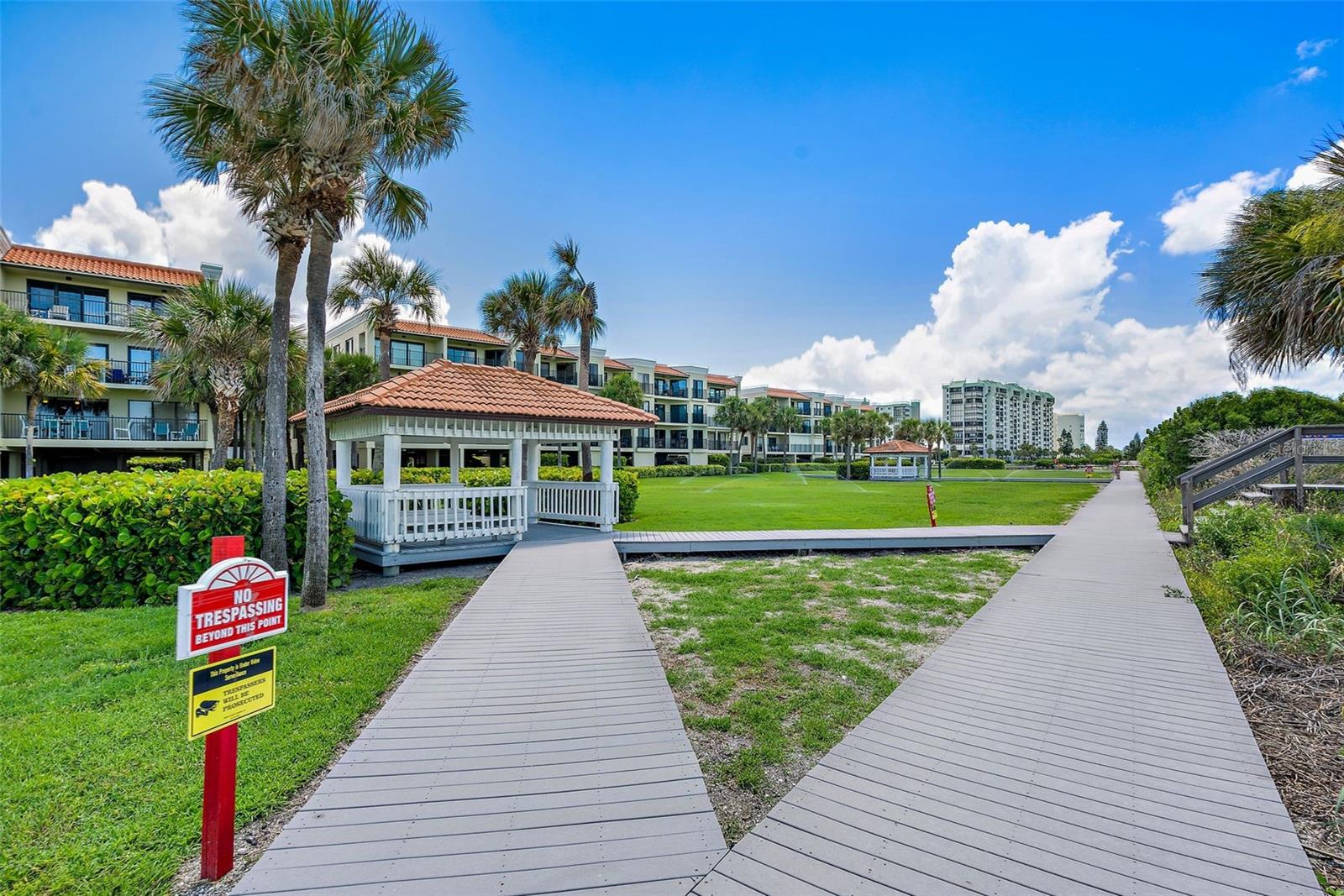 Image 31 of 40 For 7467 Bayshore Drive 303