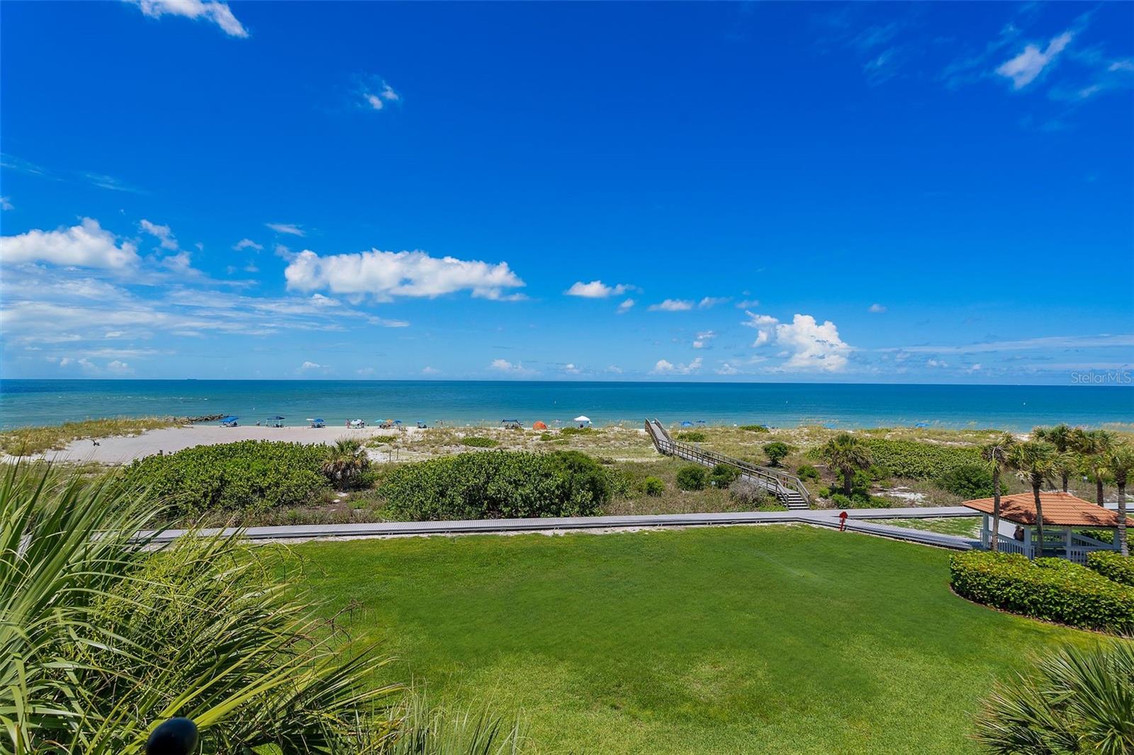 Image 34 of 40 For 7467 Bayshore Drive 303