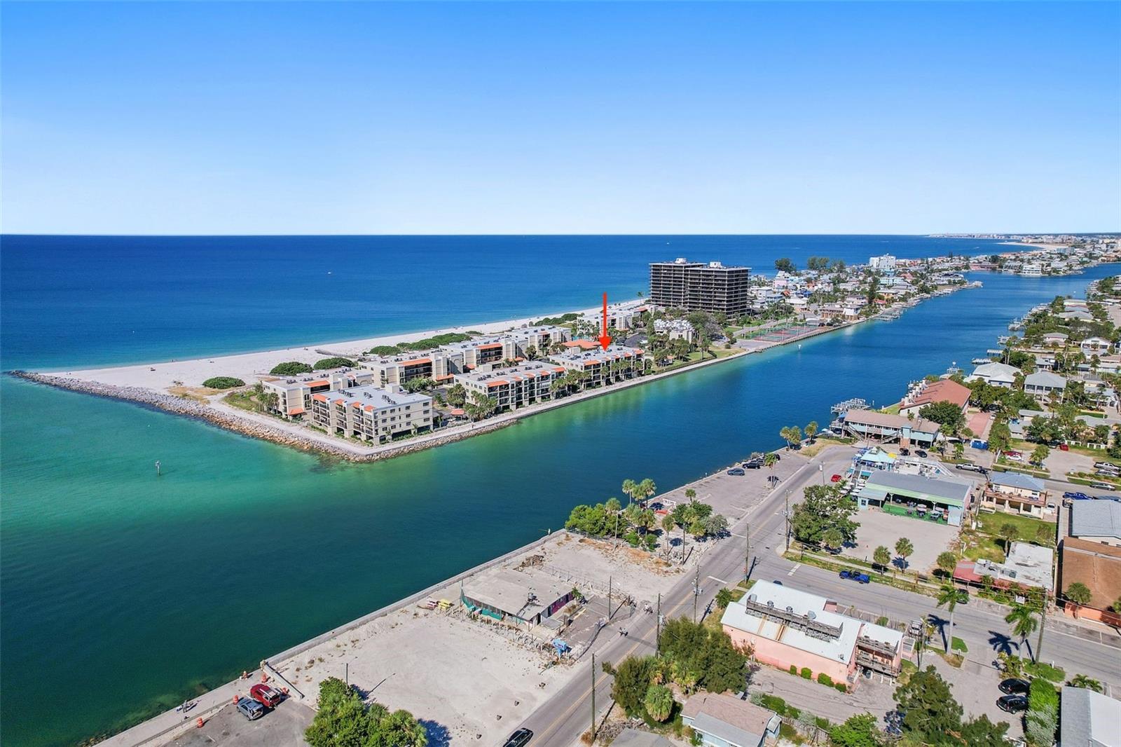 Image 36 of 40 For 7467 Bayshore Drive 303