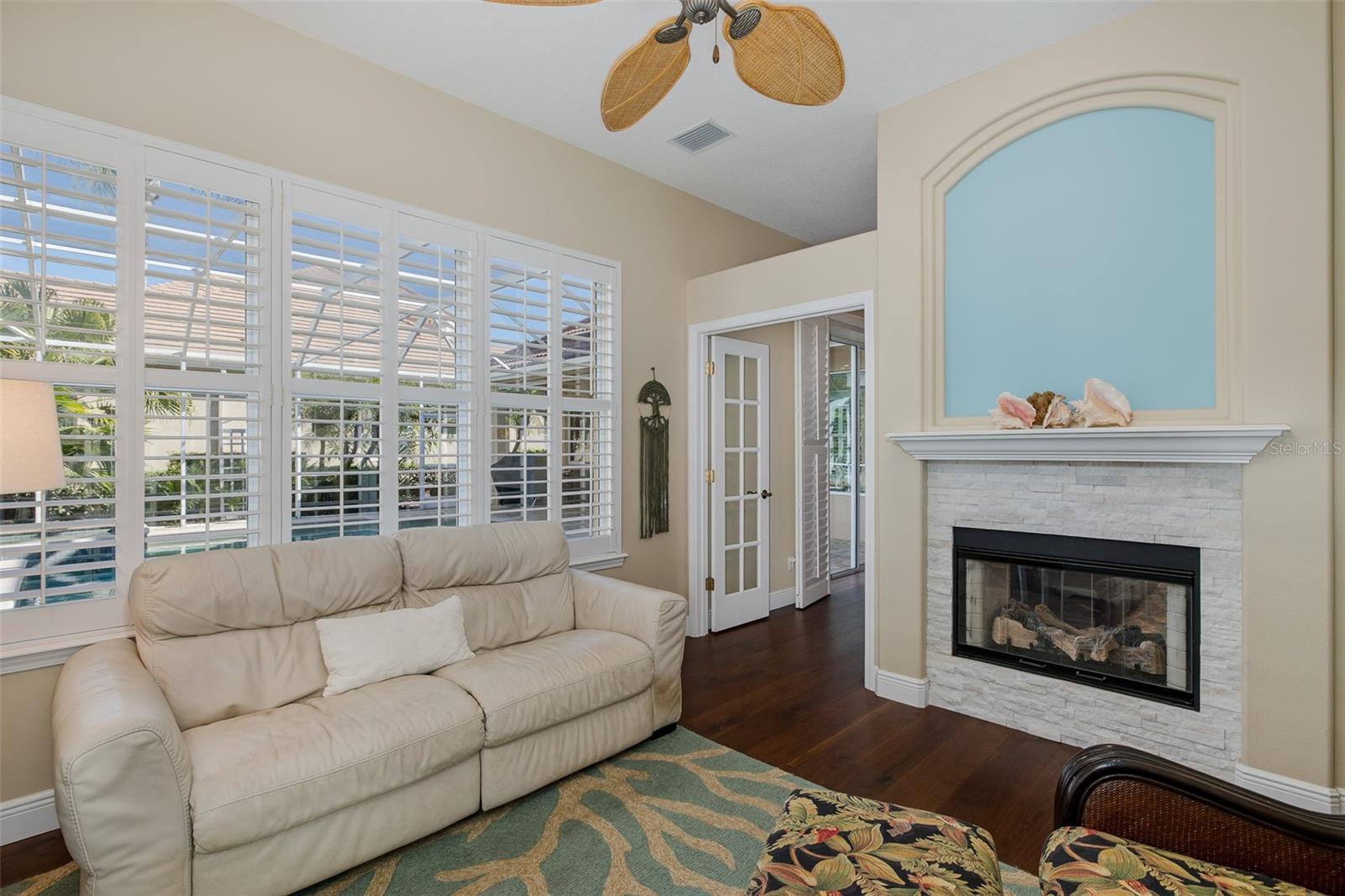 Image 29 of 52 For 2928 Waters Edge Road