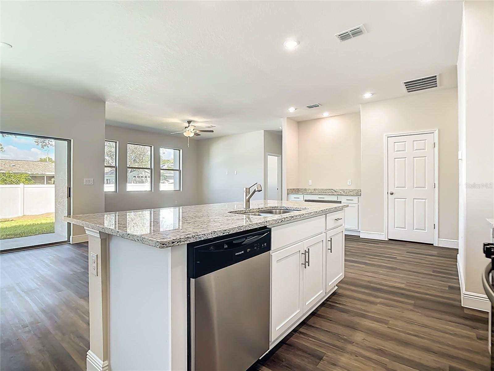 Image 23 of 42 For 1821 San Mateo Drive