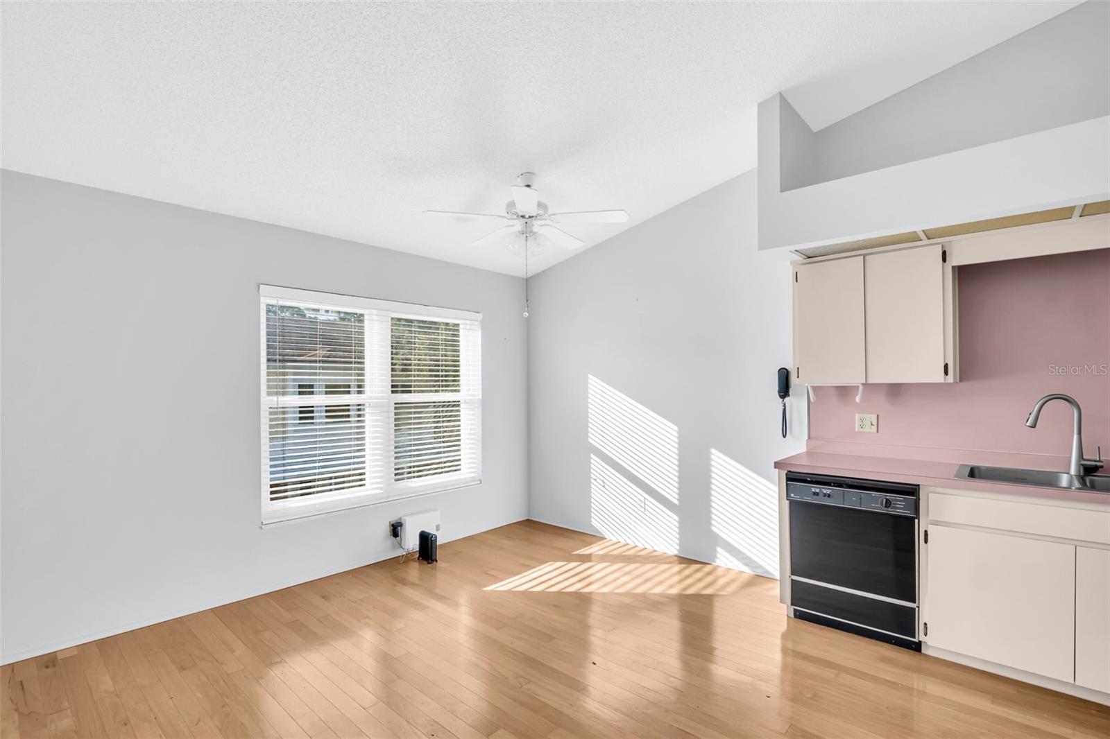 Listing photo id 1 for 2298 Americus Boulevard E 38