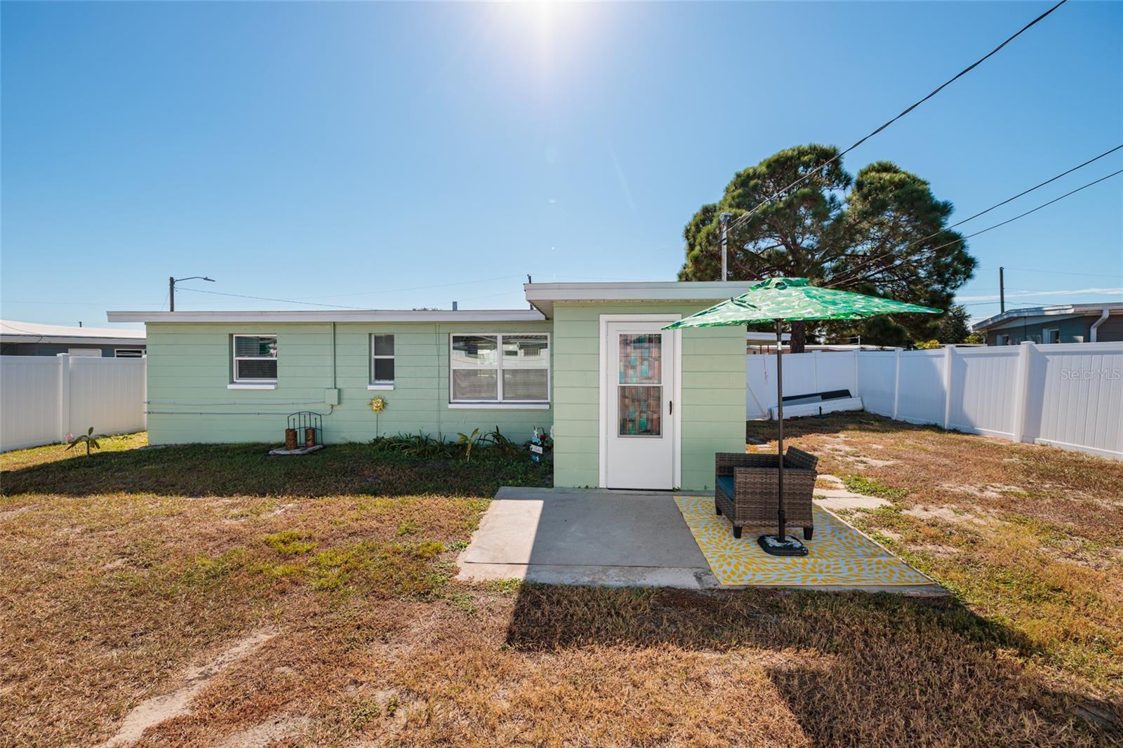 Image 18 of 30 For 10477 119th Avenue