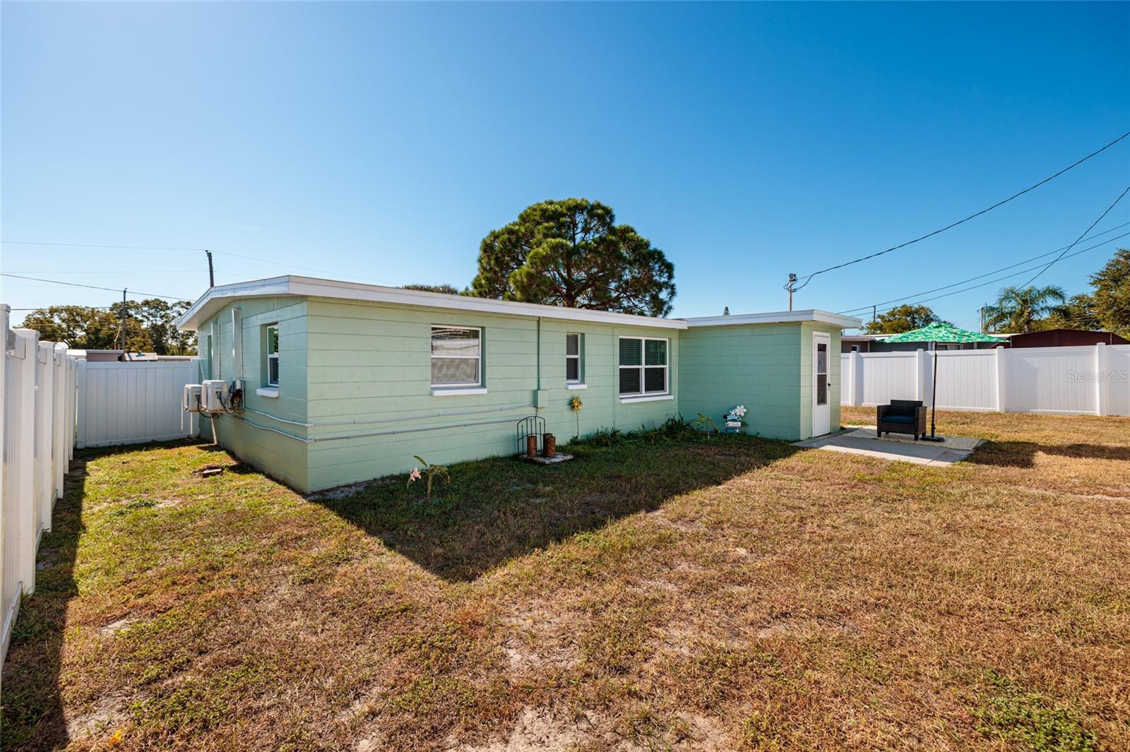 Image 19 of 30 For 10477 119th Avenue