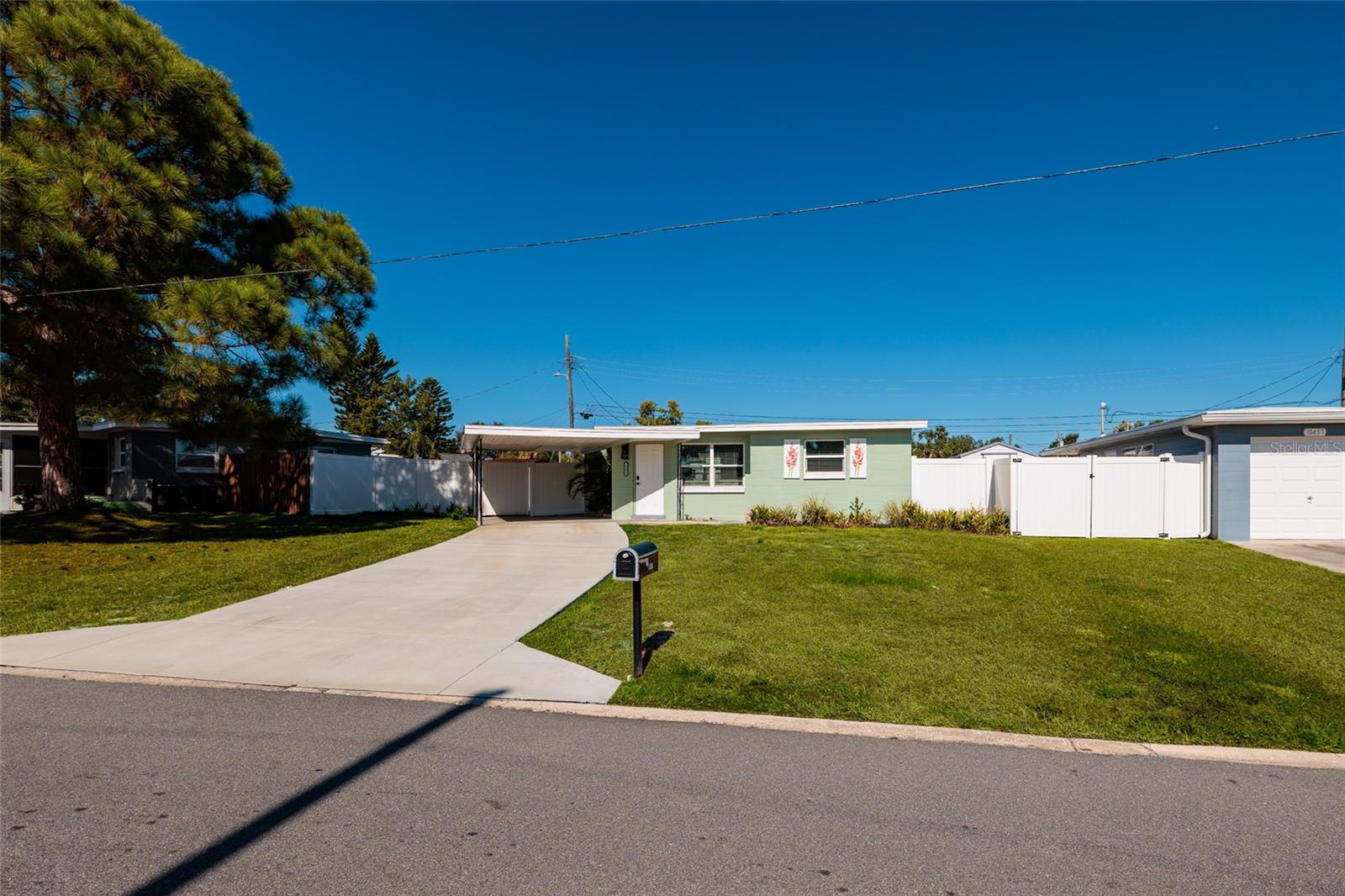 Image 2 of 30 For 10477 119th Avenue