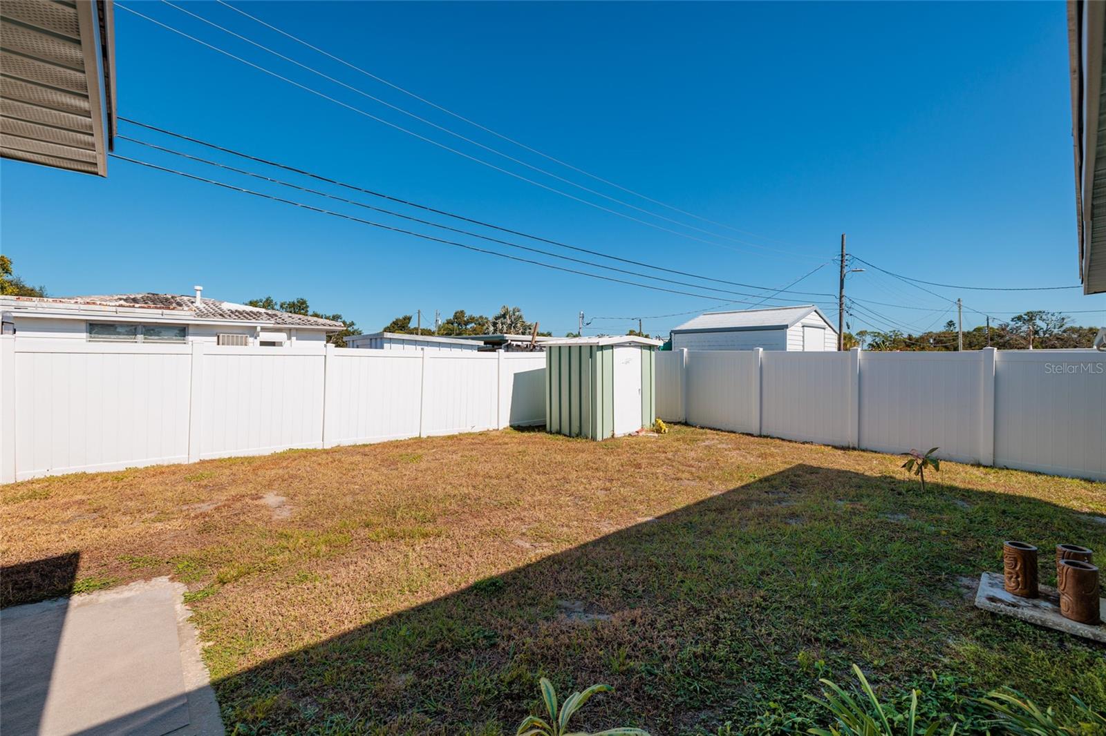 Image 21 of 30 For 10477 119th Avenue