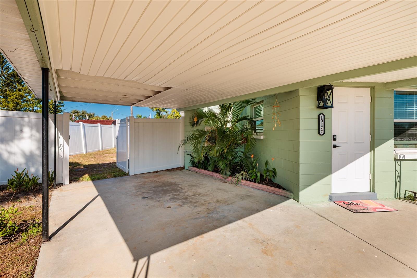 Image 22 of 30 For 10477 119th Avenue