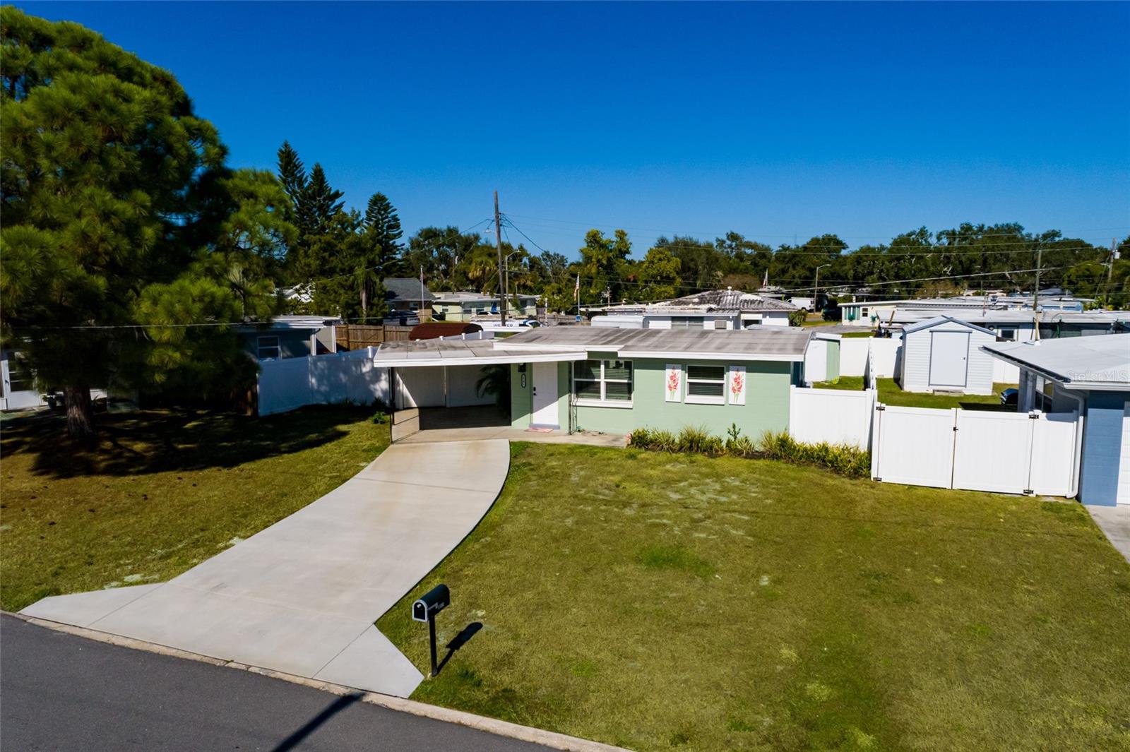 Image 24 of 30 For 10477 119th Avenue