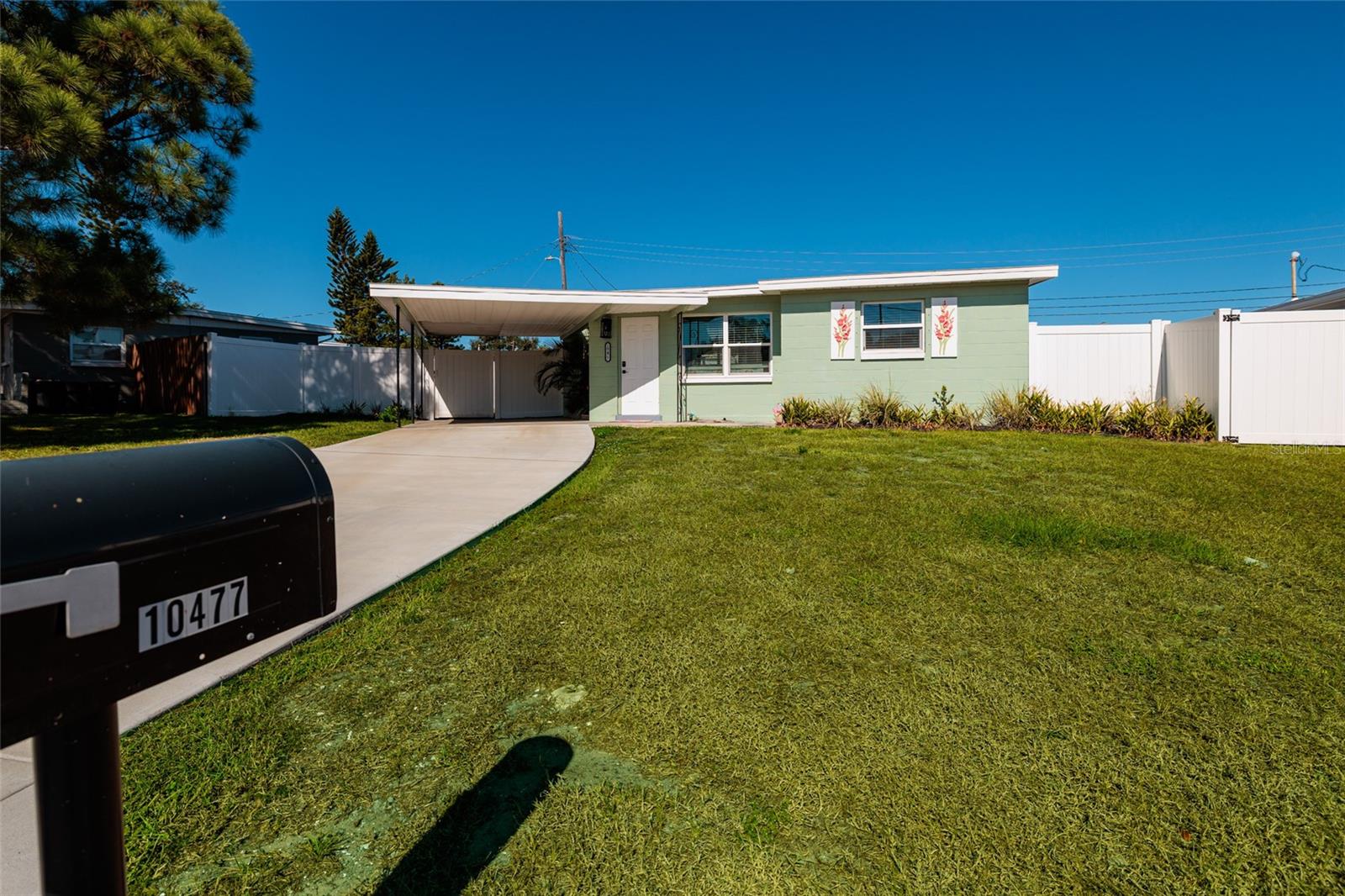 Image 4 of 30 For 10477 119th Avenue